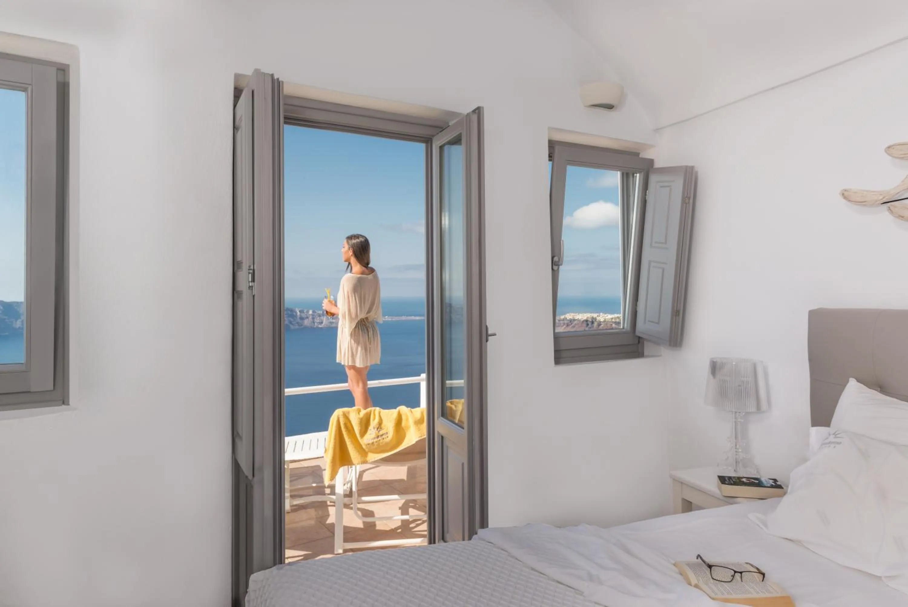 Bed in Iliovasilema Suites