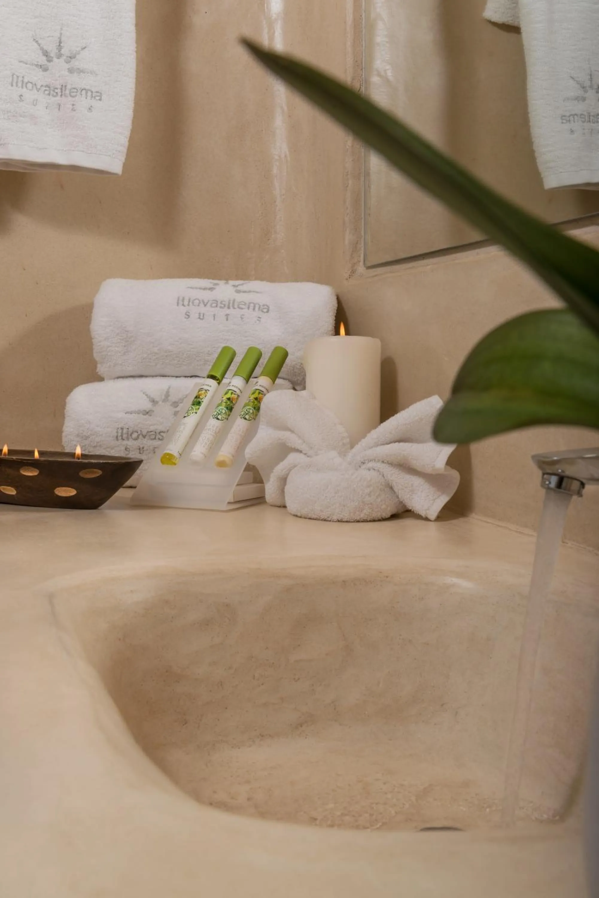Bathroom in Iliovasilema Suites