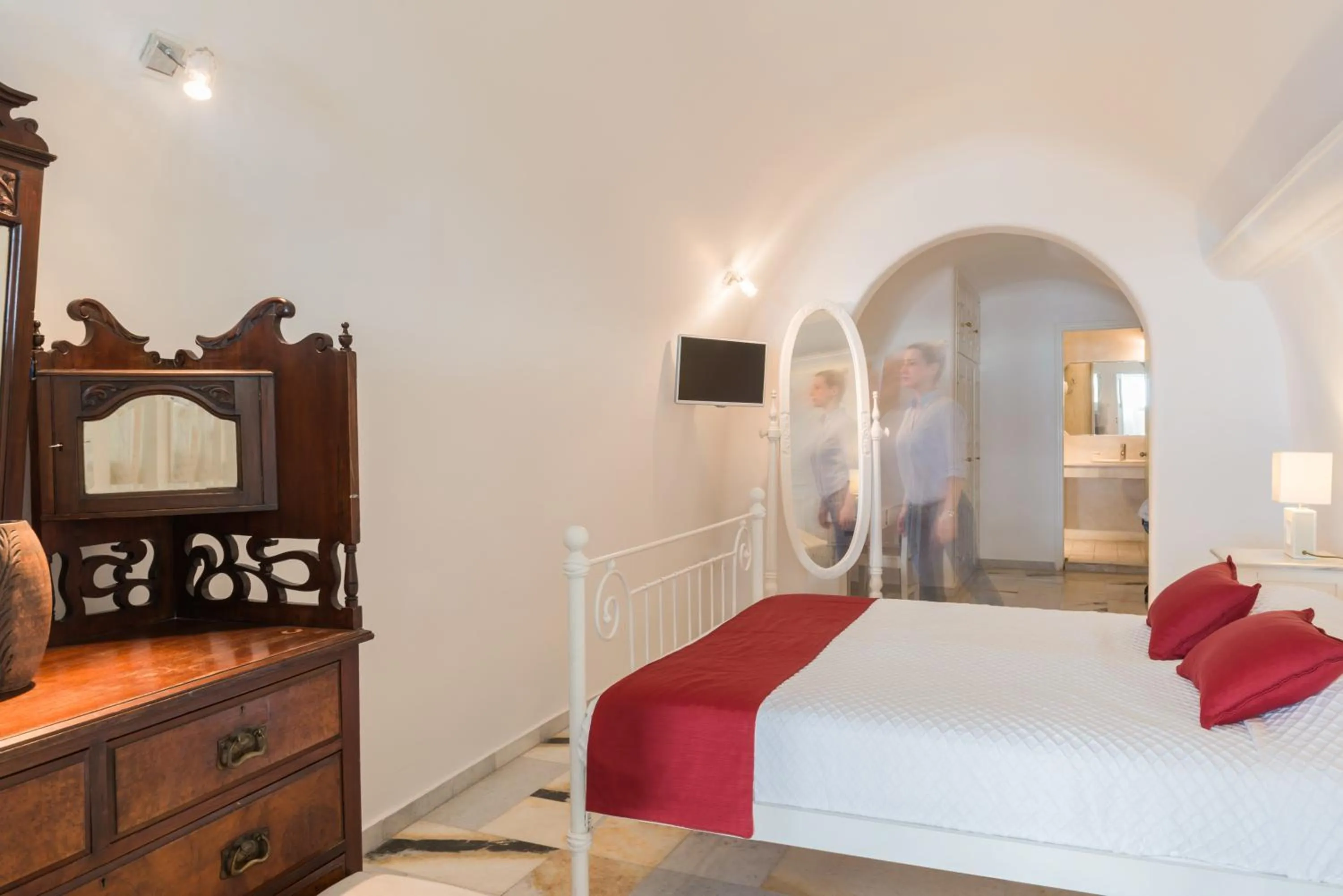 Bedroom, Bed in Iliovasilema Suites