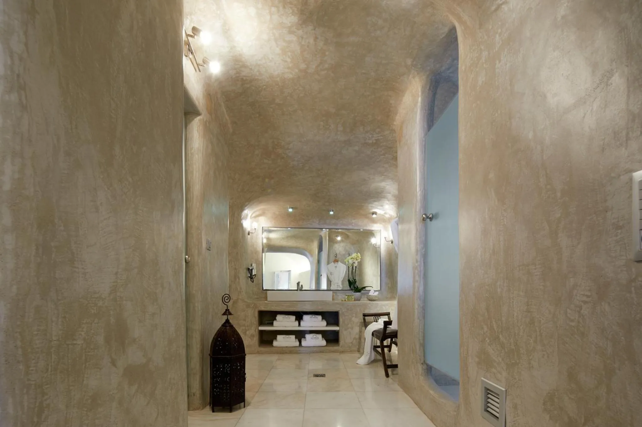 Spa and wellness centre/facilities in Iliovasilema Suites