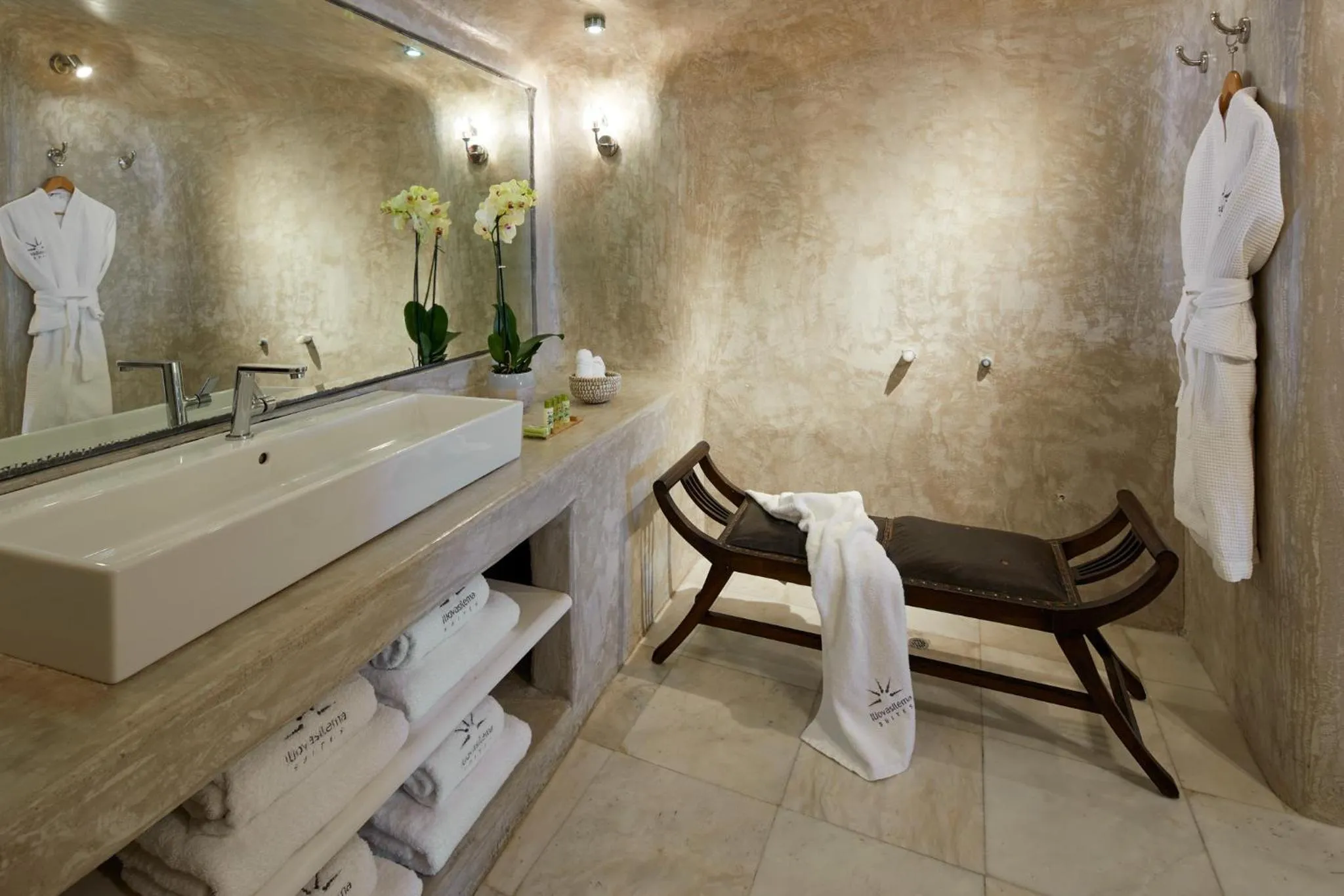 Spa and wellness centre/facilities in Iliovasilema Suites