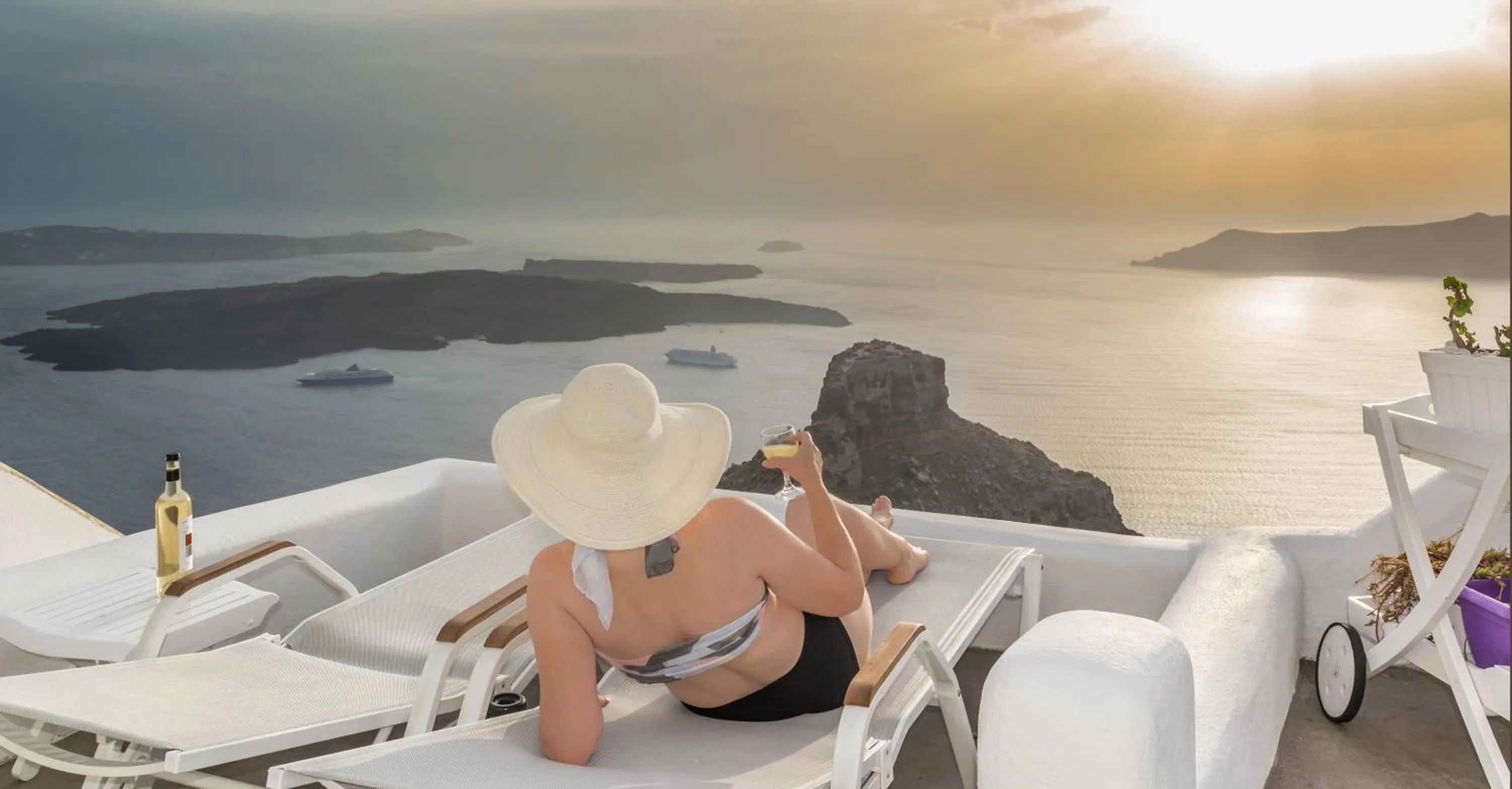 Swimming pool in Iliovasilema Suites