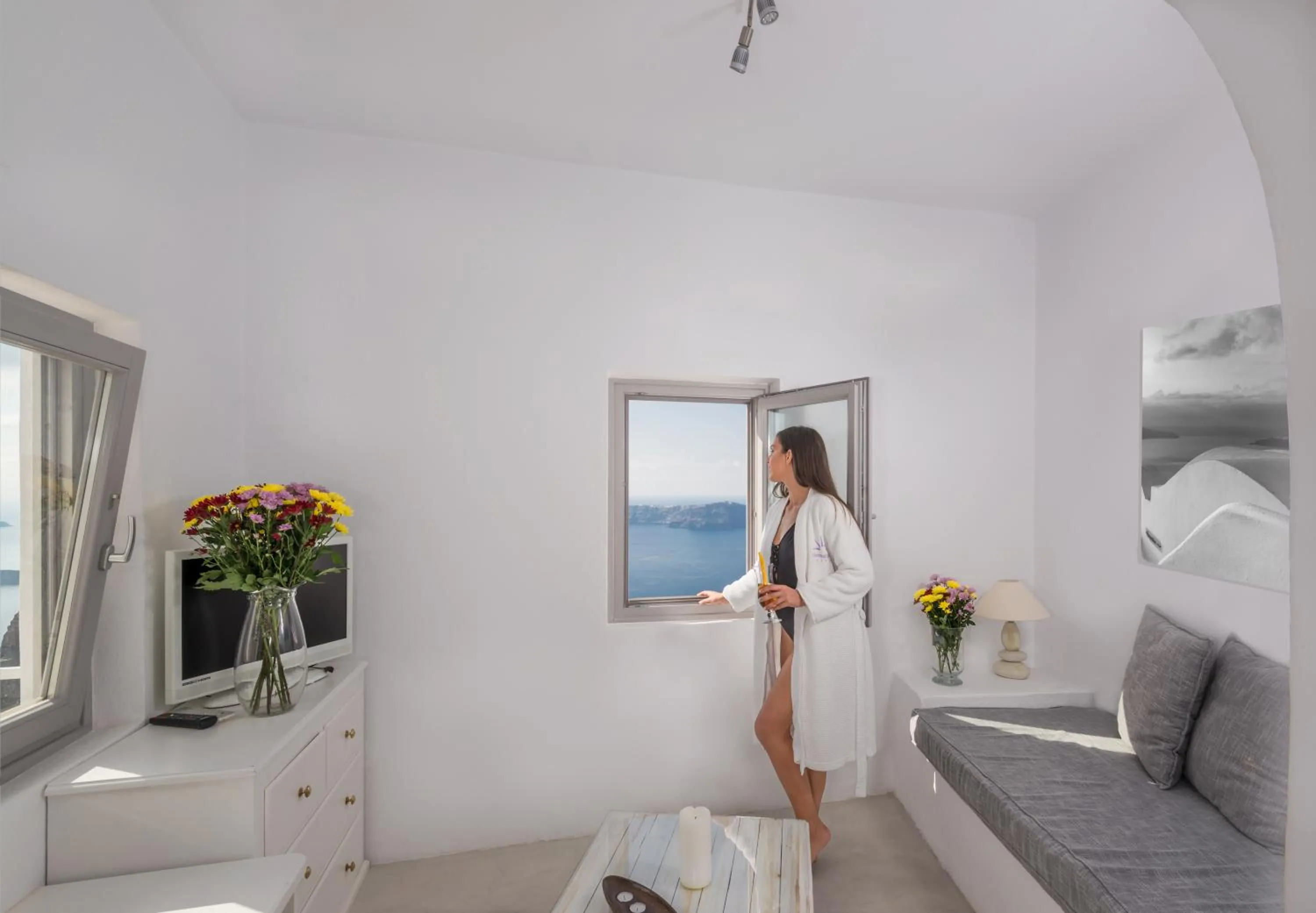 Living room in Iliovasilema Suites