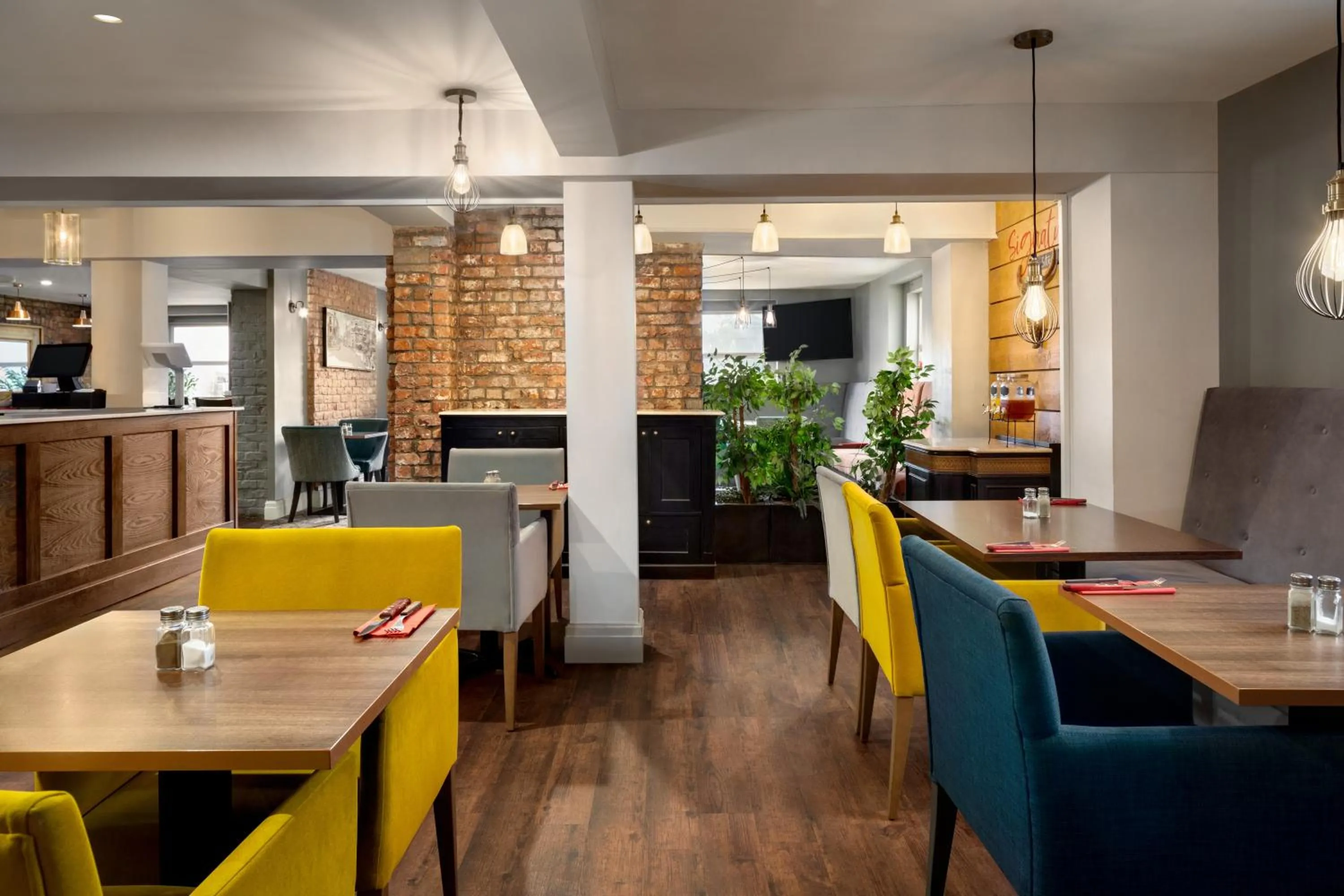 Restaurant/places to eat in Trafford Hall Hotel Manchester, Trademark Collection by Wyndham