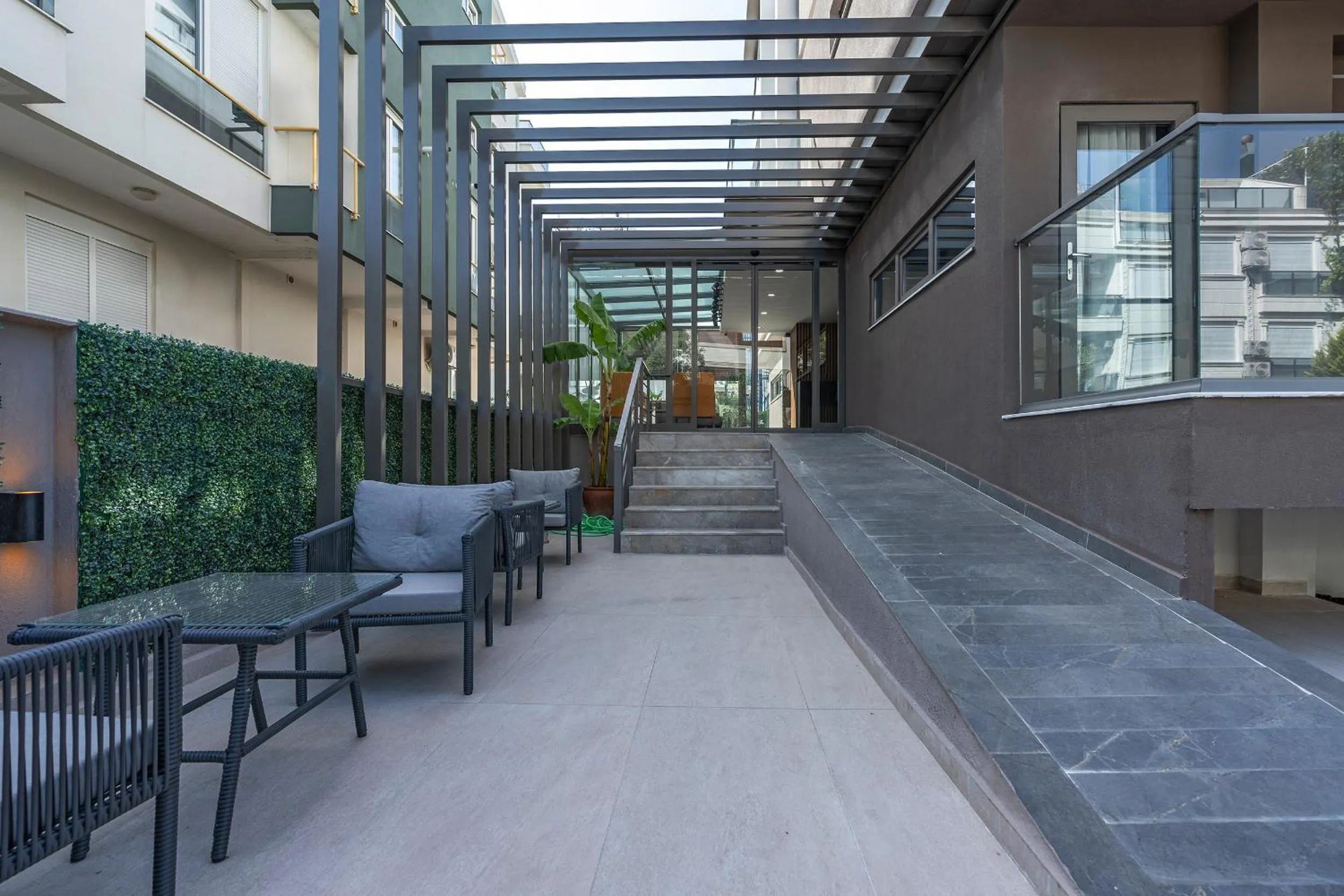 Facade/entrance in Doqu Suites Hotel