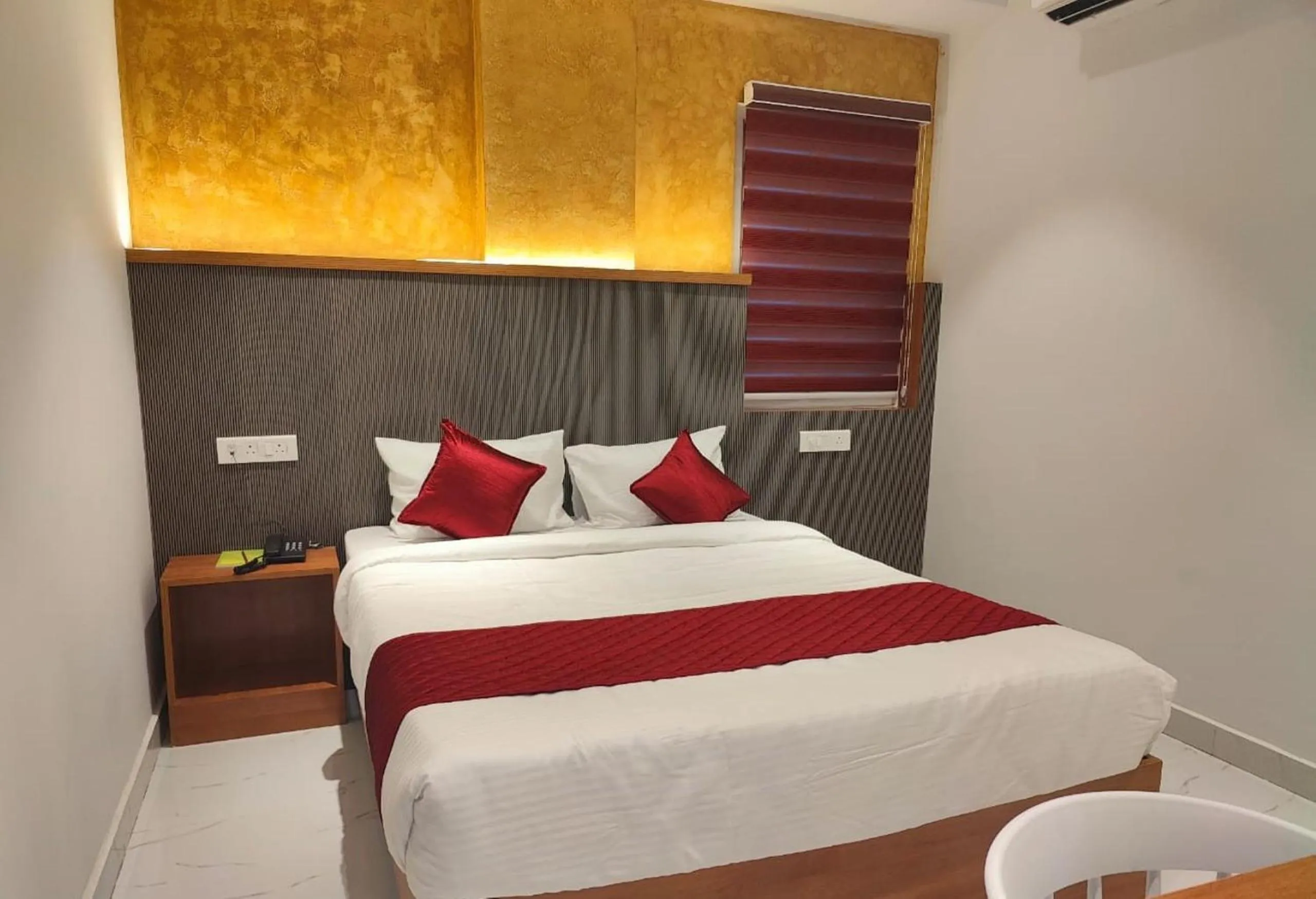 Bedroom, Bed in Hotel La Premier