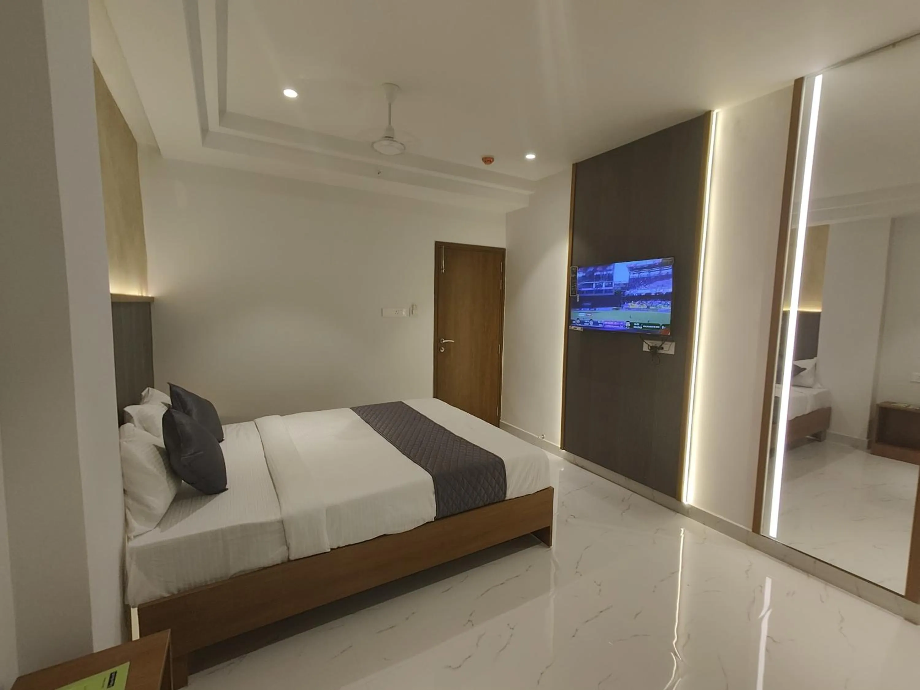 Bedroom, Bed in Hotel La Premier