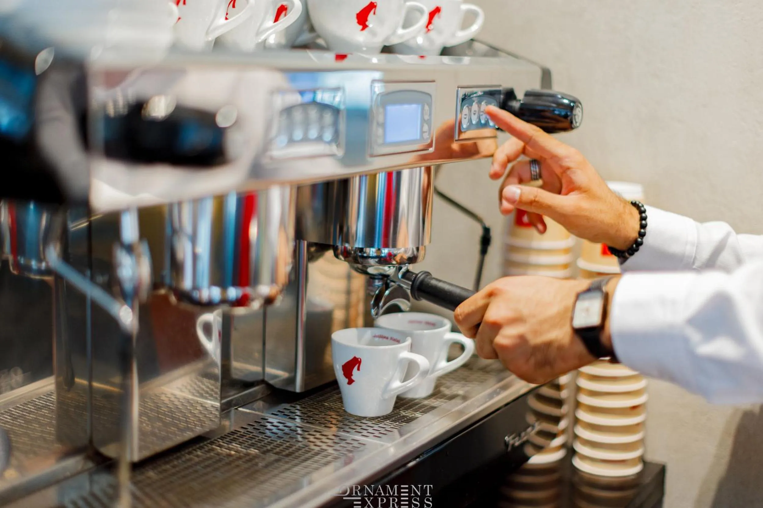 Restaurant/places to eat in Piazza Epigraph