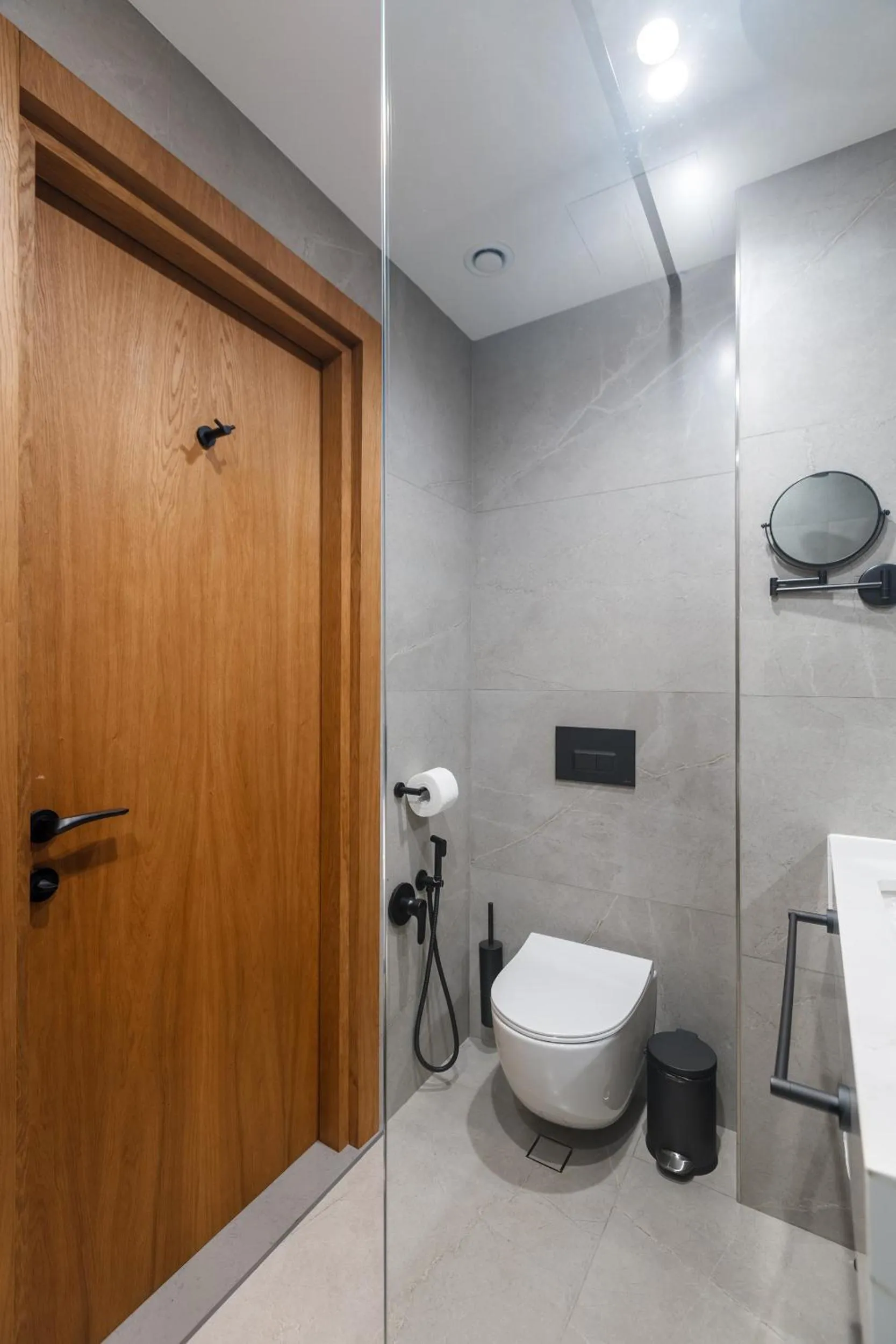 Toilet in Piazza Epigraph