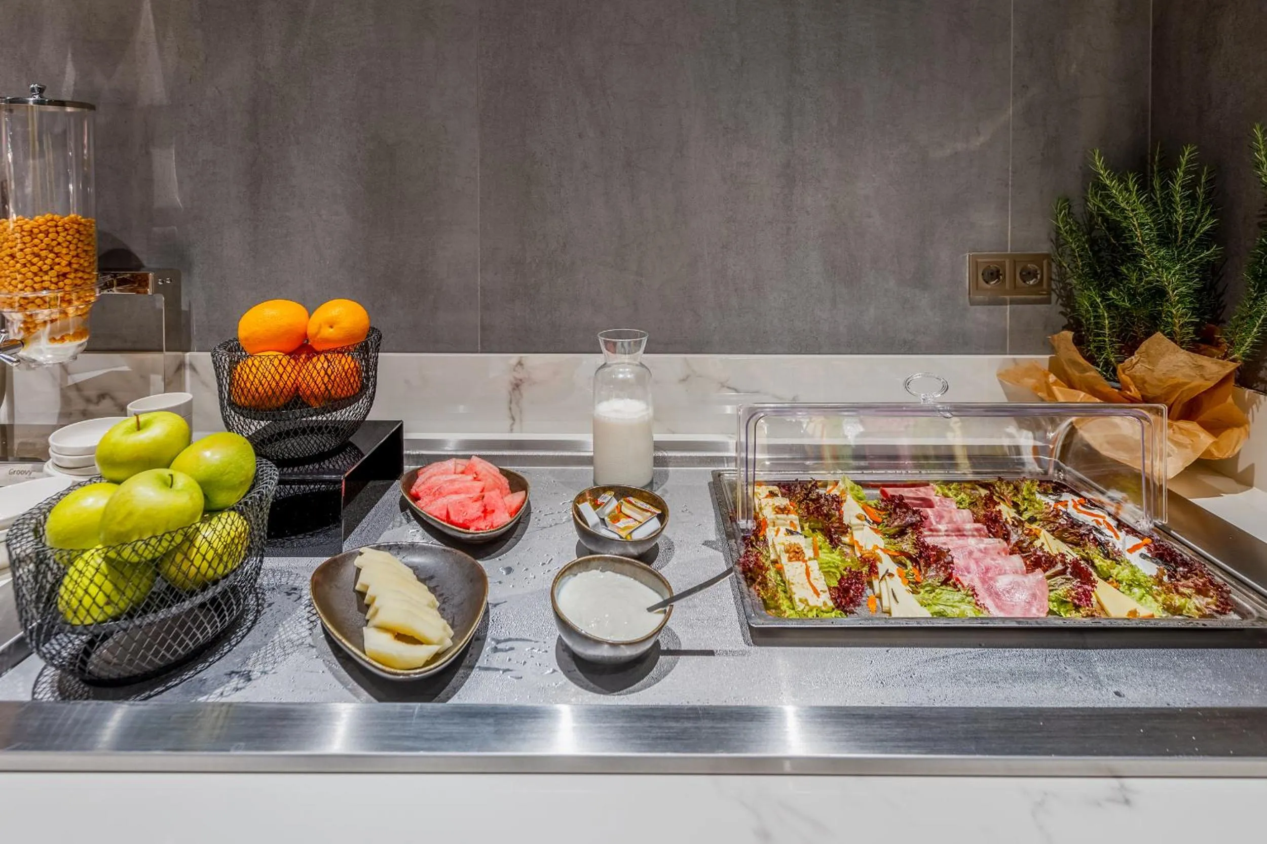 Breakfast in Piazza Epigraph