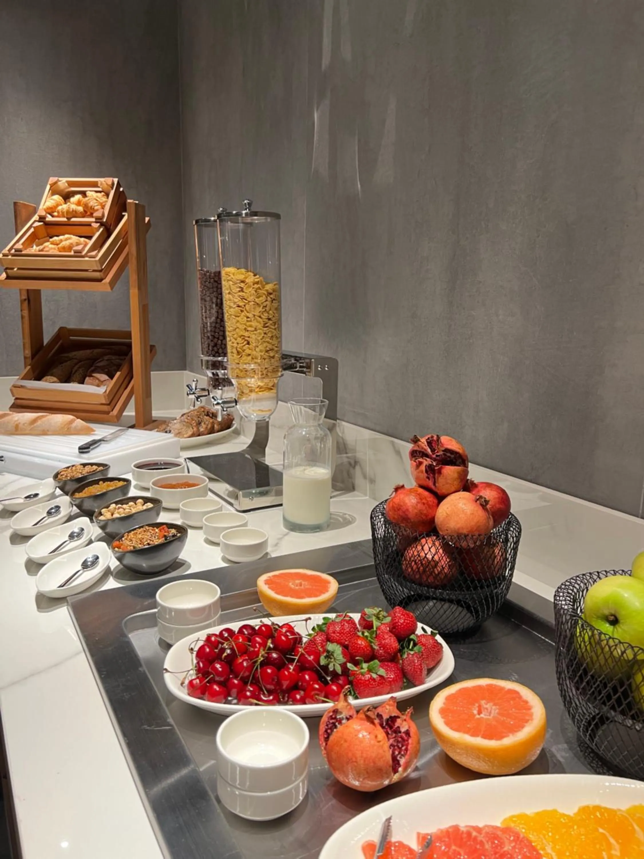 Breakfast in Piazza Epigraph