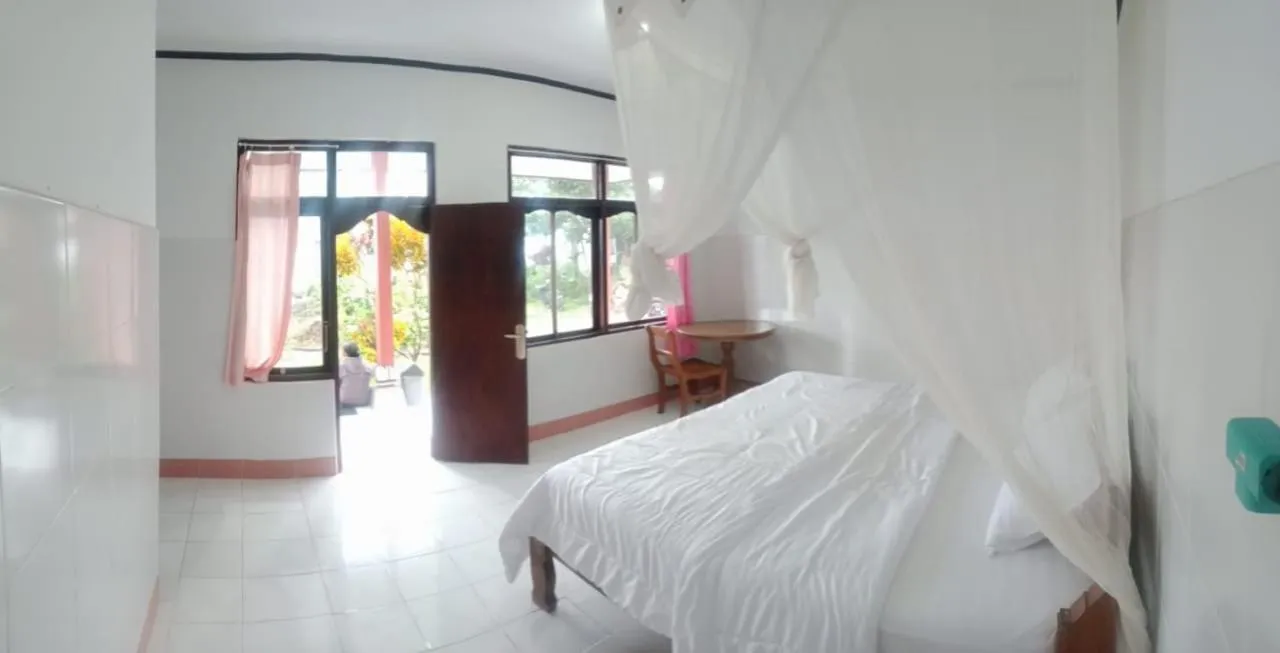 Bed in Volcano 3 hotel