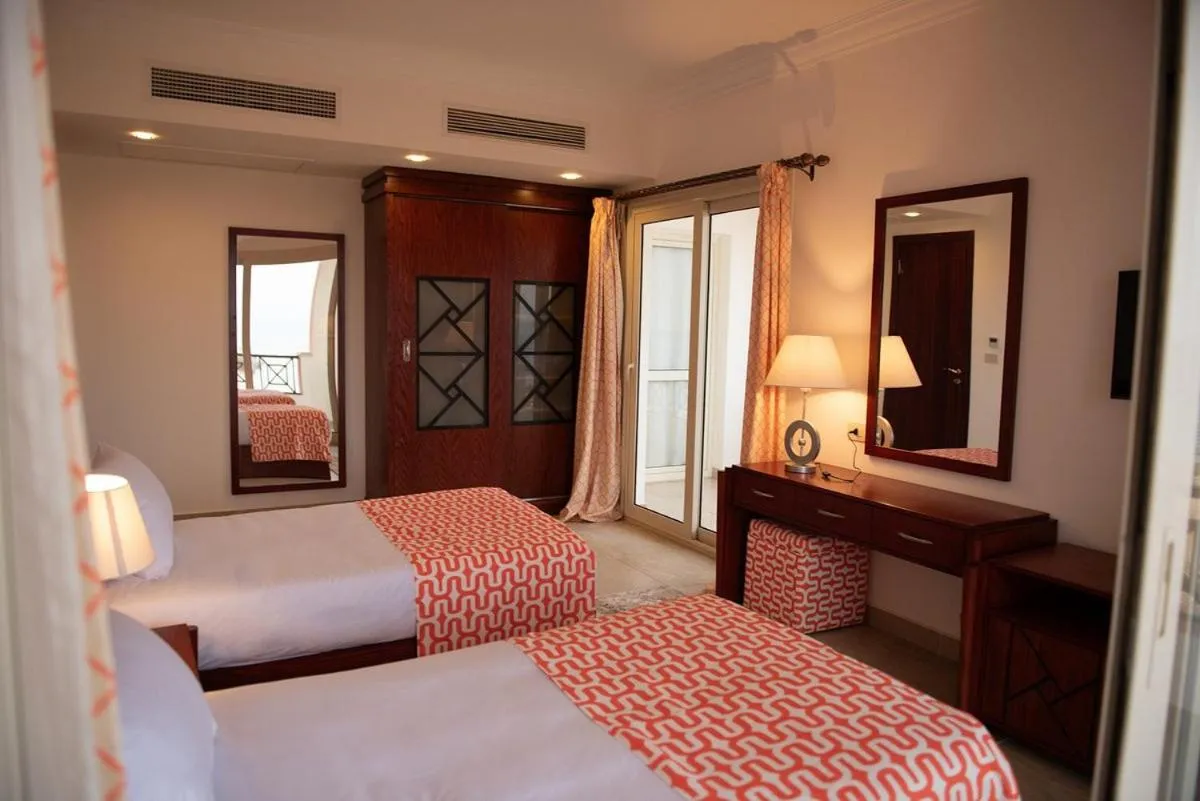 Bed in Oyster Bay Beach