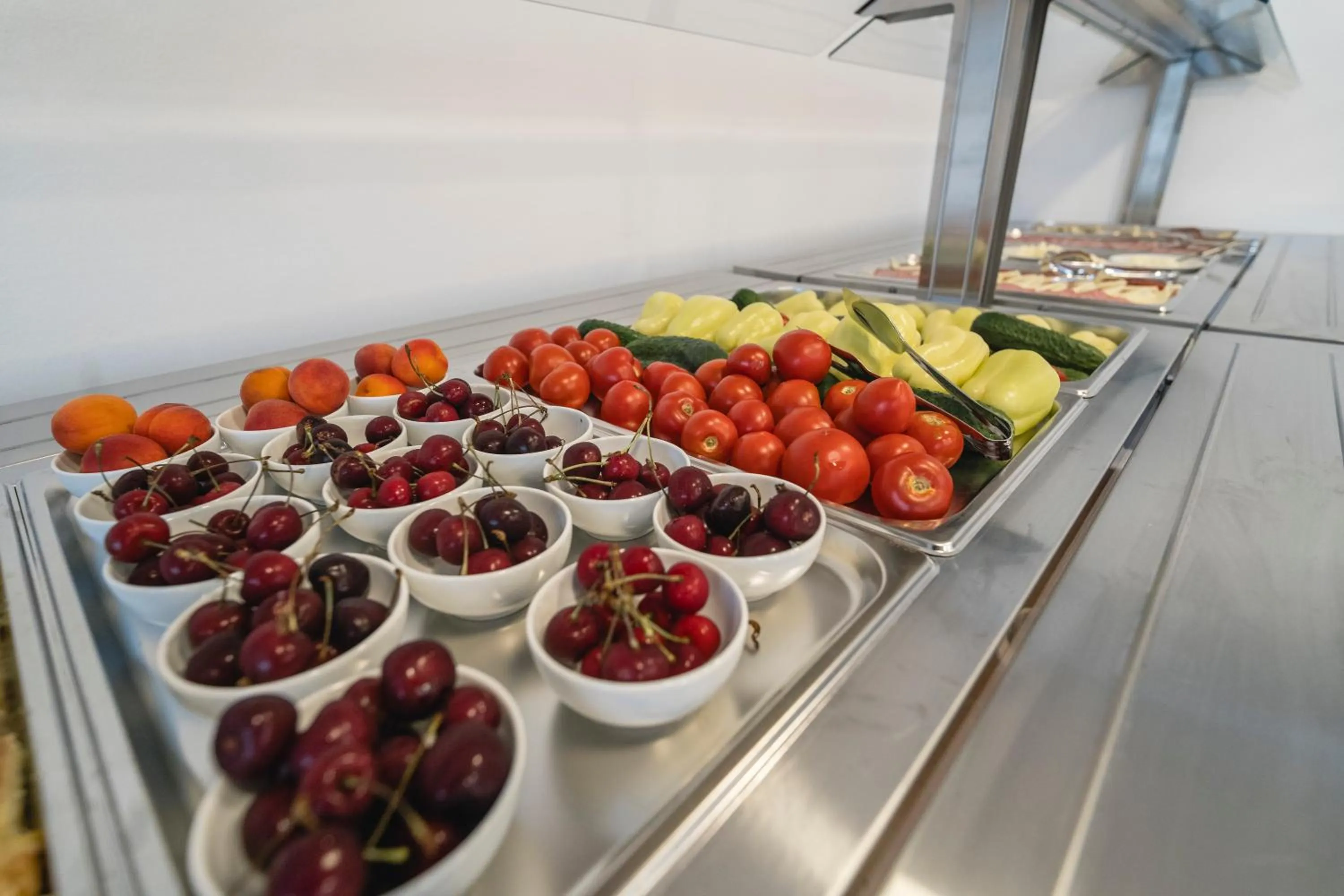 Buffet breakfast in Hotel Comat Deva