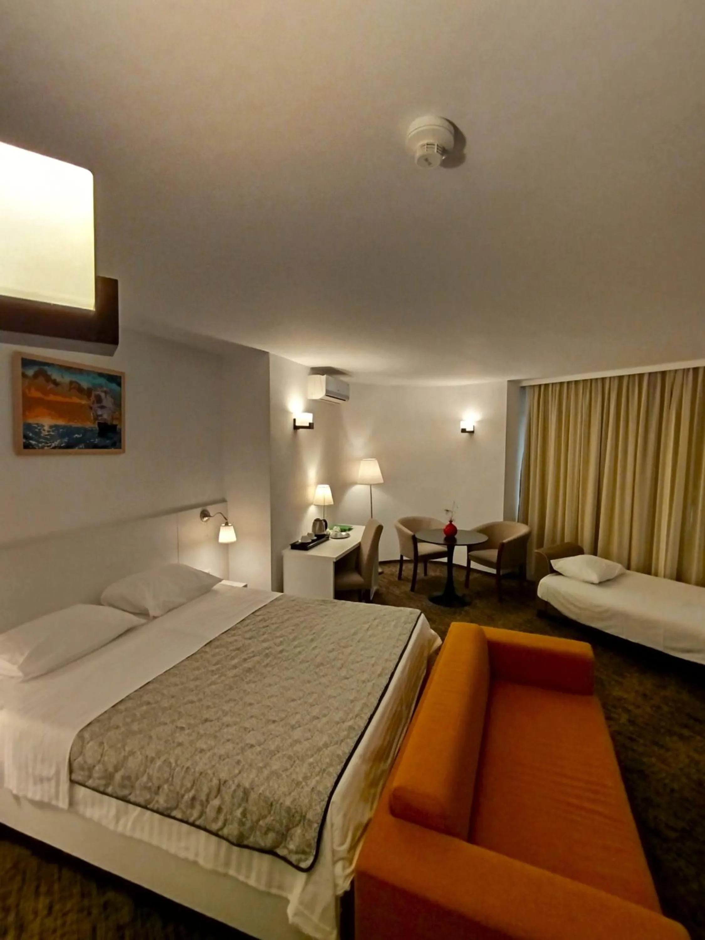 Bed in Hotel Comat Deva