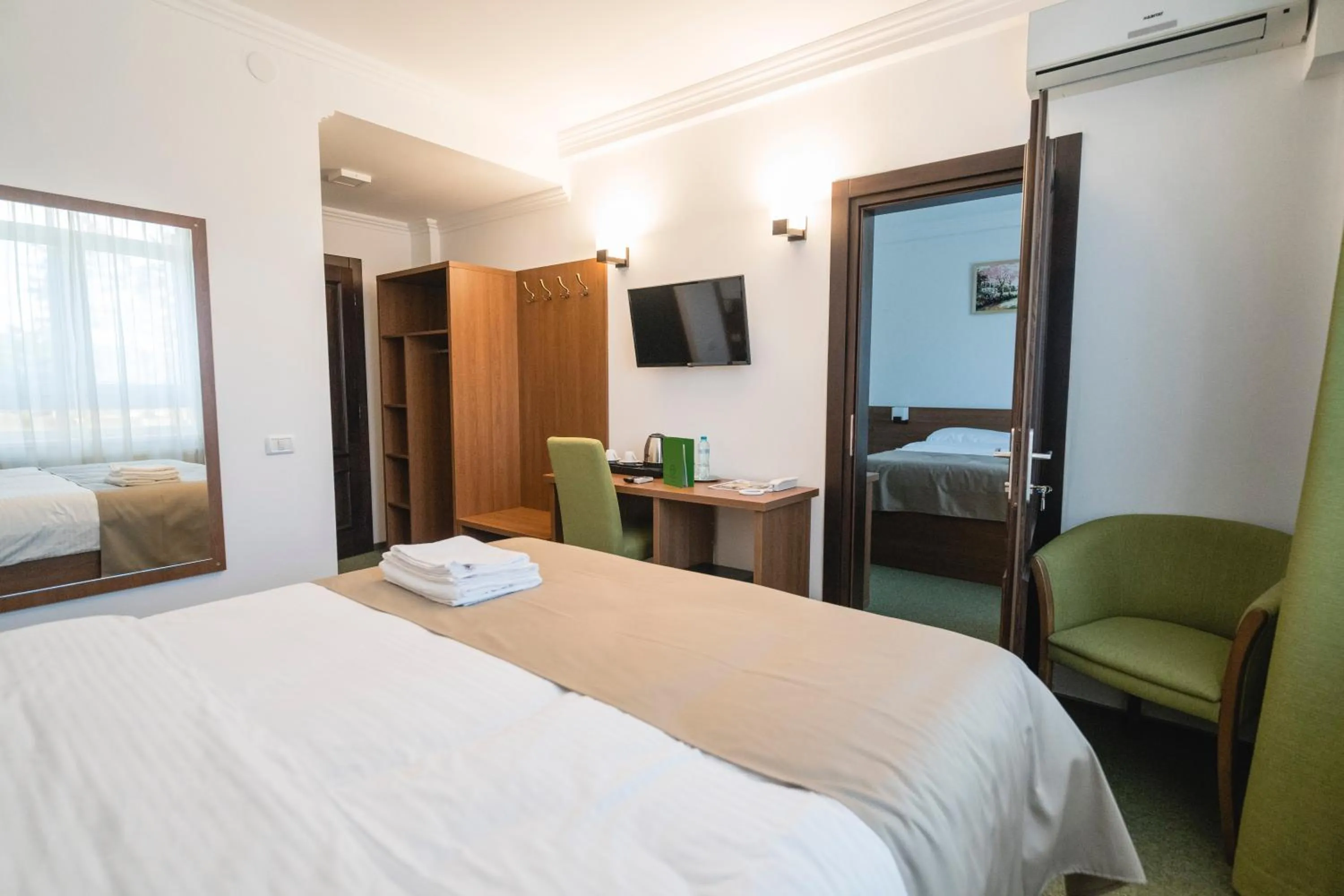 Bed in Hotel Comat Deva