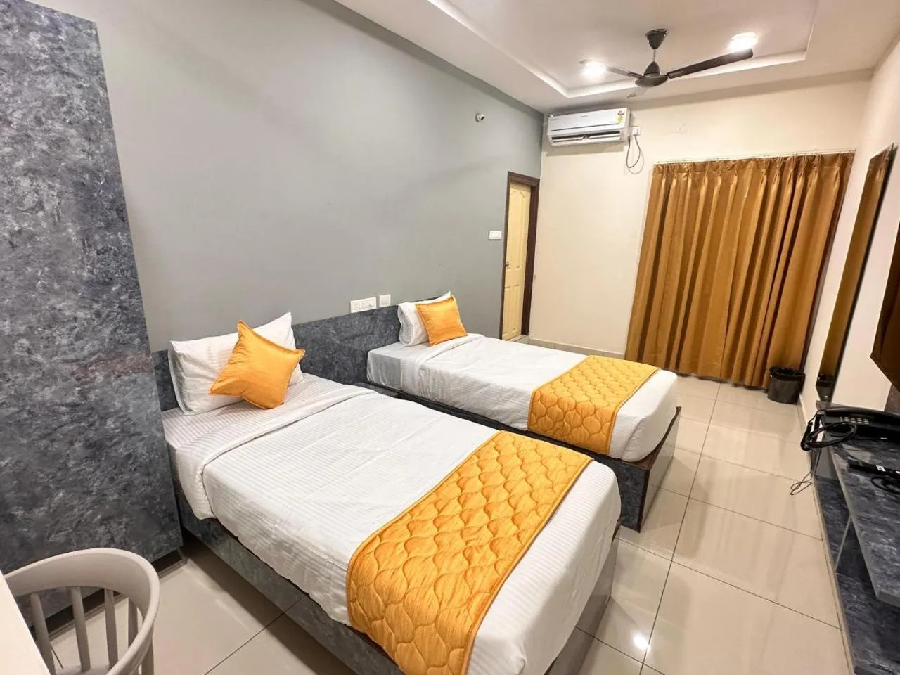 Bedroom, Bed in Hotel Aerotel Airport Zone,Shamshabad