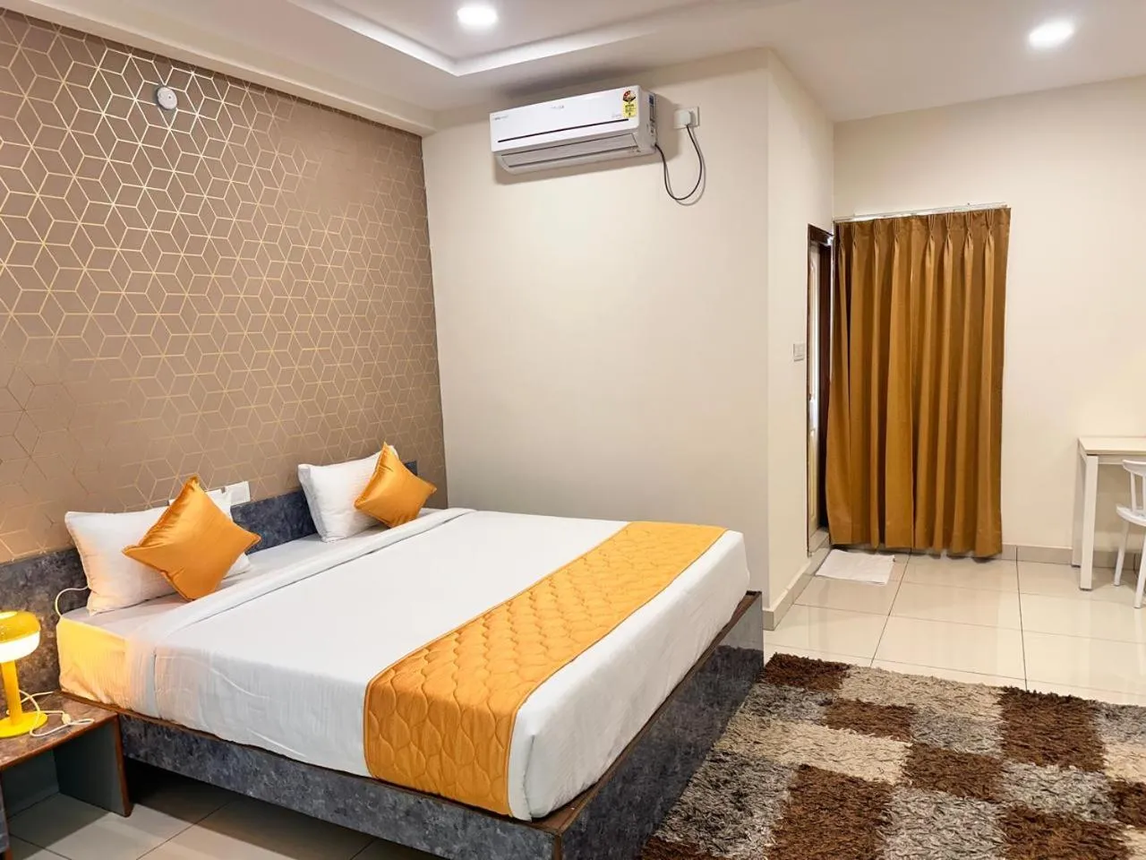 Bedroom, Bed in Hotel Aerotel Airport Zone,Shamshabad