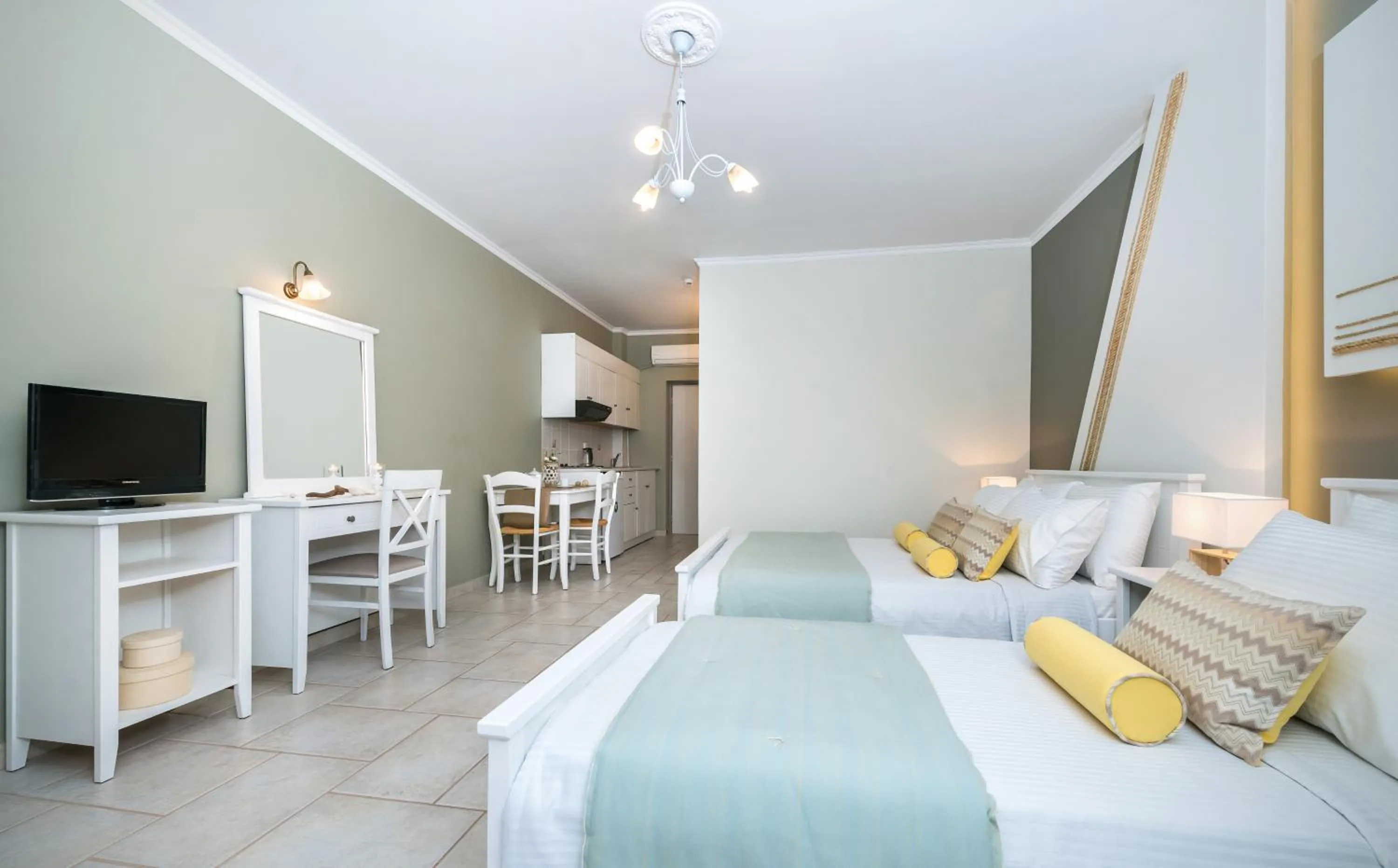 Photo of the whole room, Bed in Arkadia Hotel