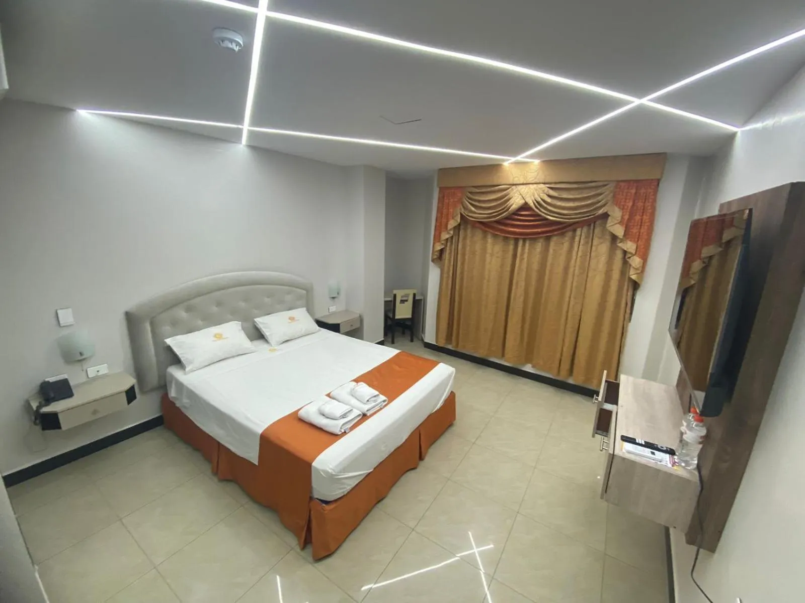 Deluxe Queen Room in BRITNEY HOTEL Machala
