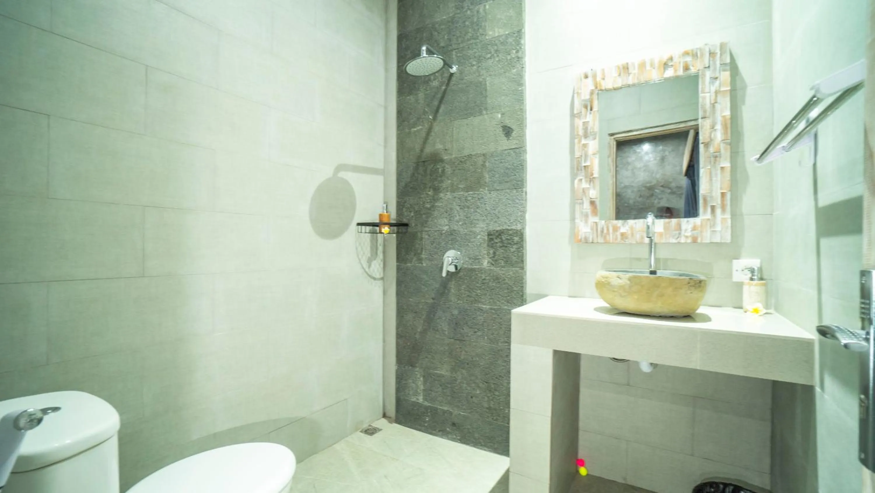 Shower in Skyline House Ubud View by EPS