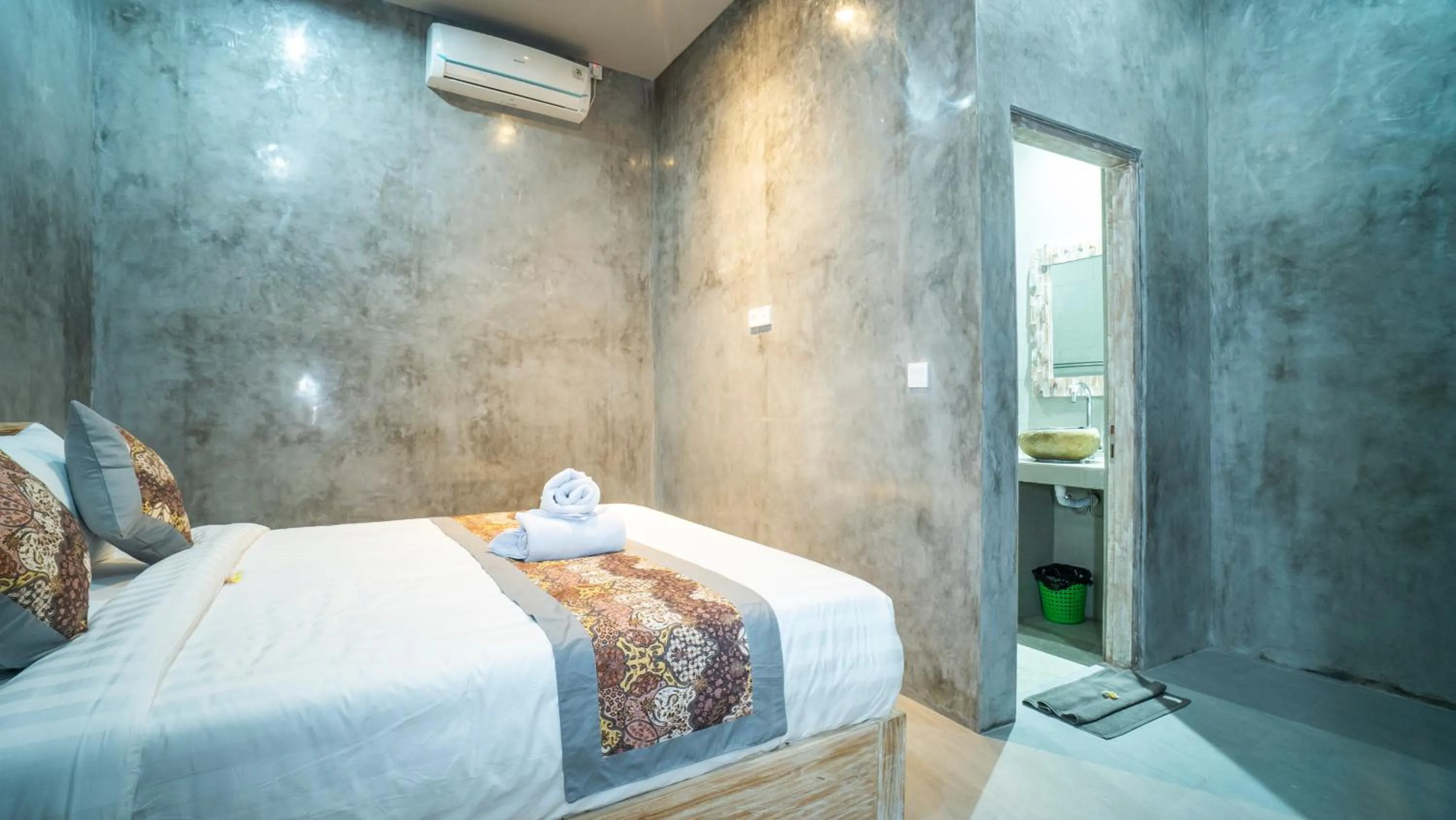 Bed in Skyline House Ubud View by EPS