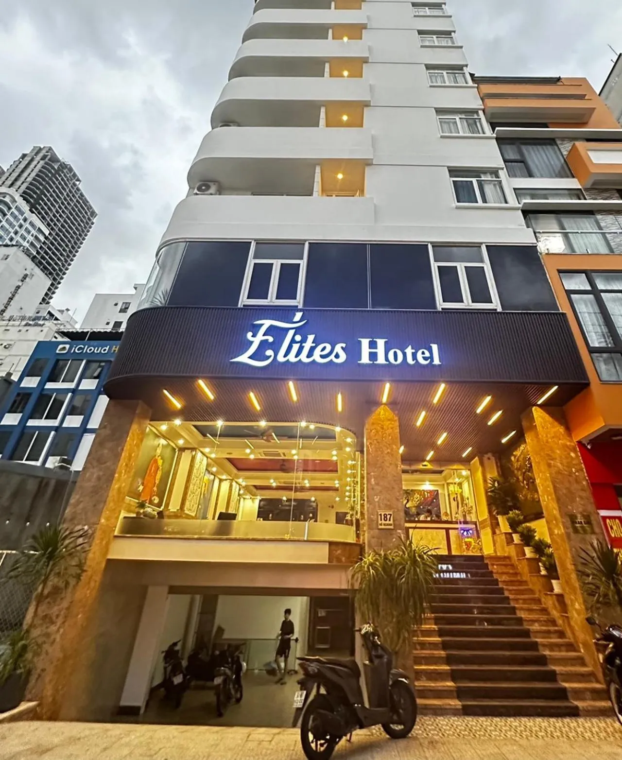 Property building in Elites Hotel