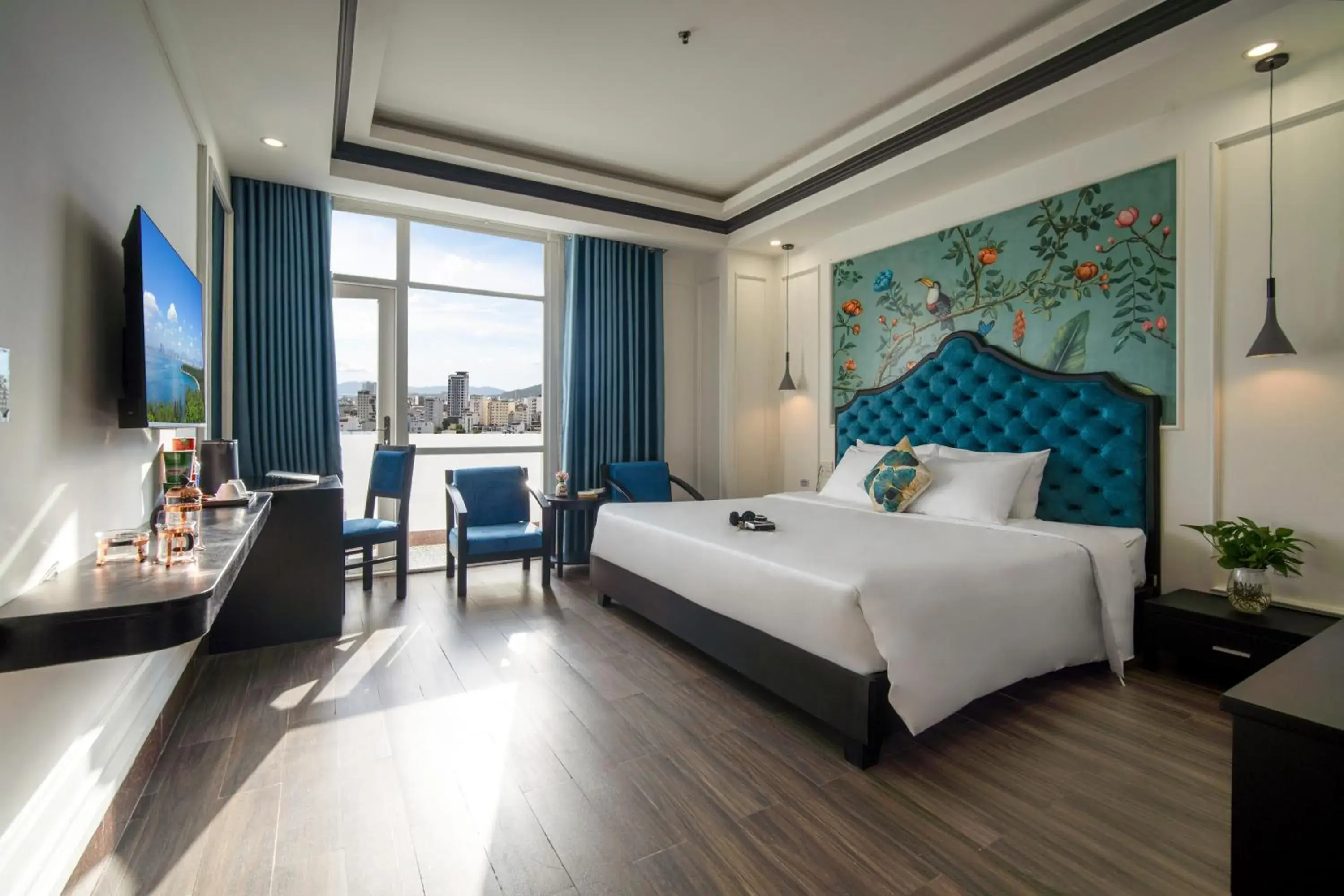 Deluxe City View King Room with Balcony in Elites Hotel Deluxe City View King Room with Balcony in Elites Hotel