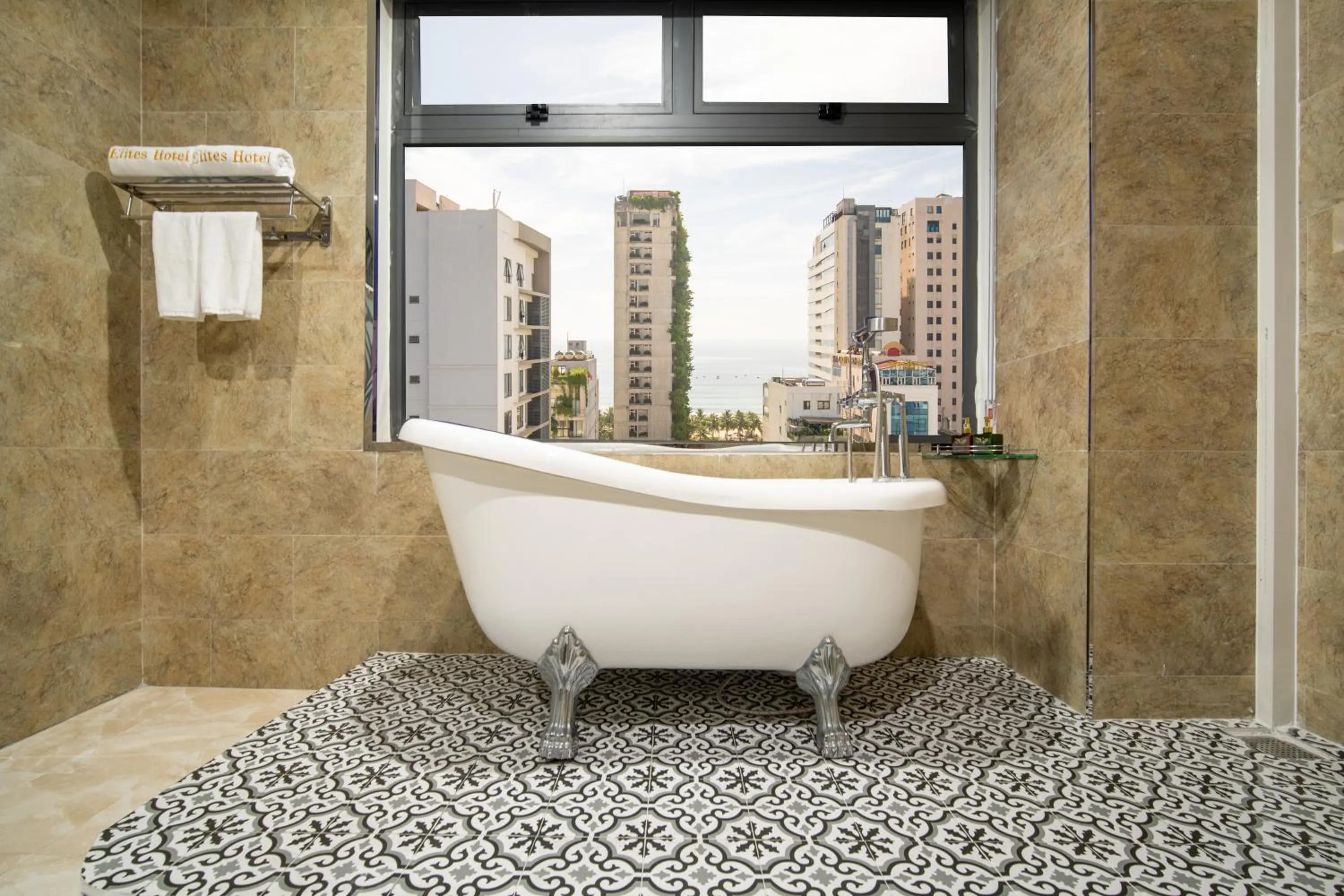 Hot Tub in Elites Hotel