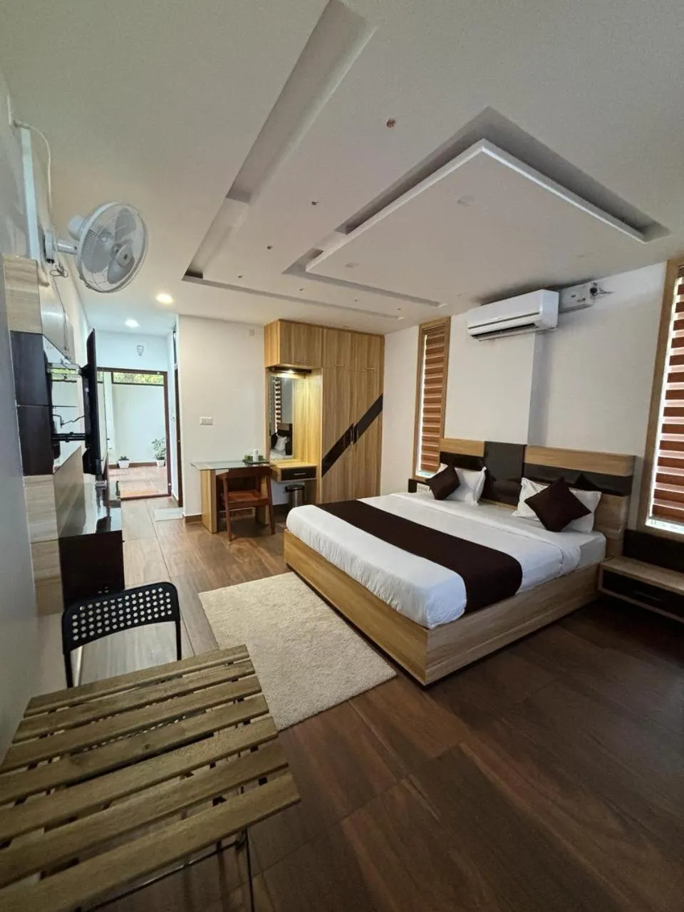 Bed in Lush Hills by Benchmark