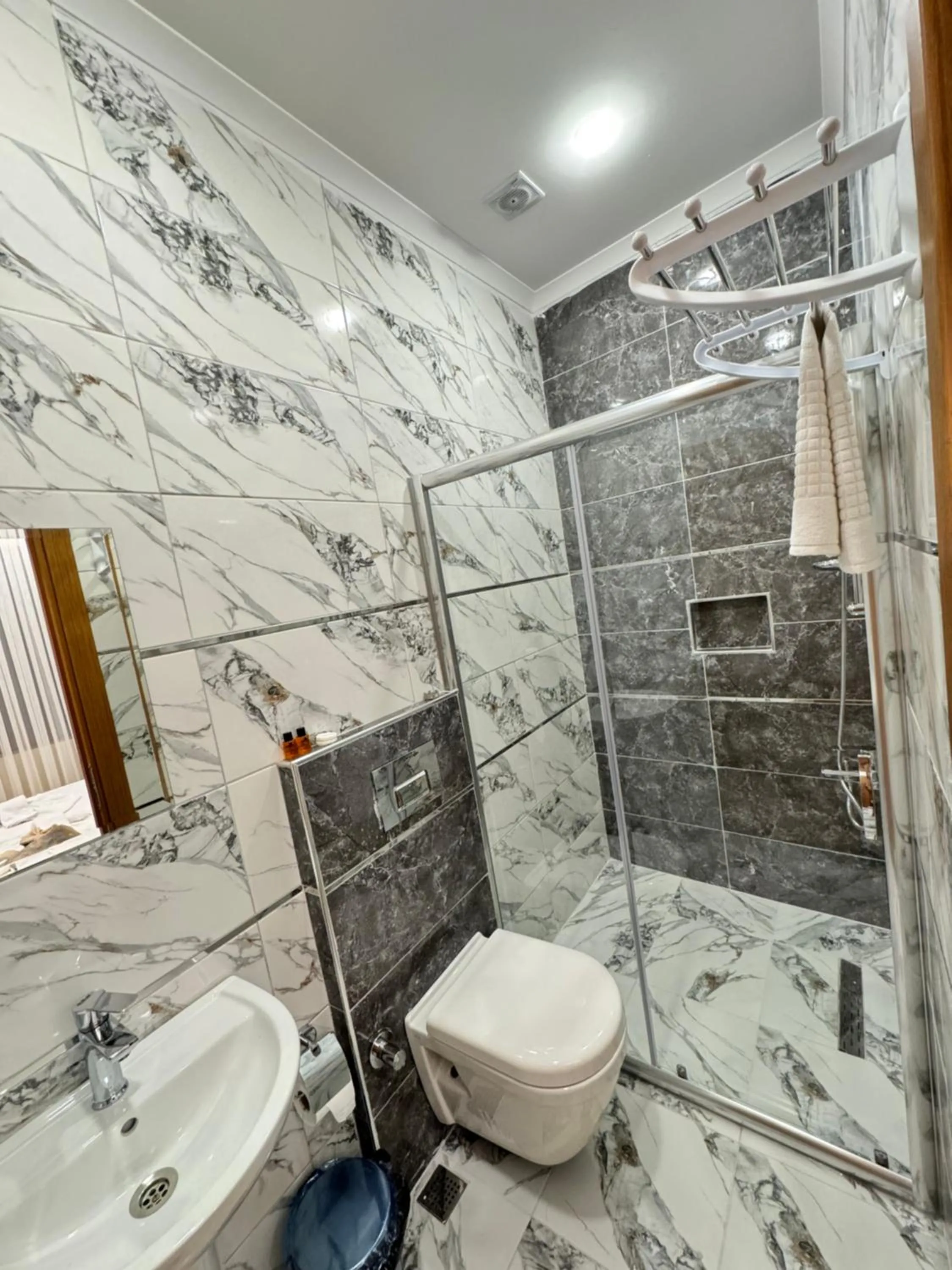 Shower in Riverside Hotel