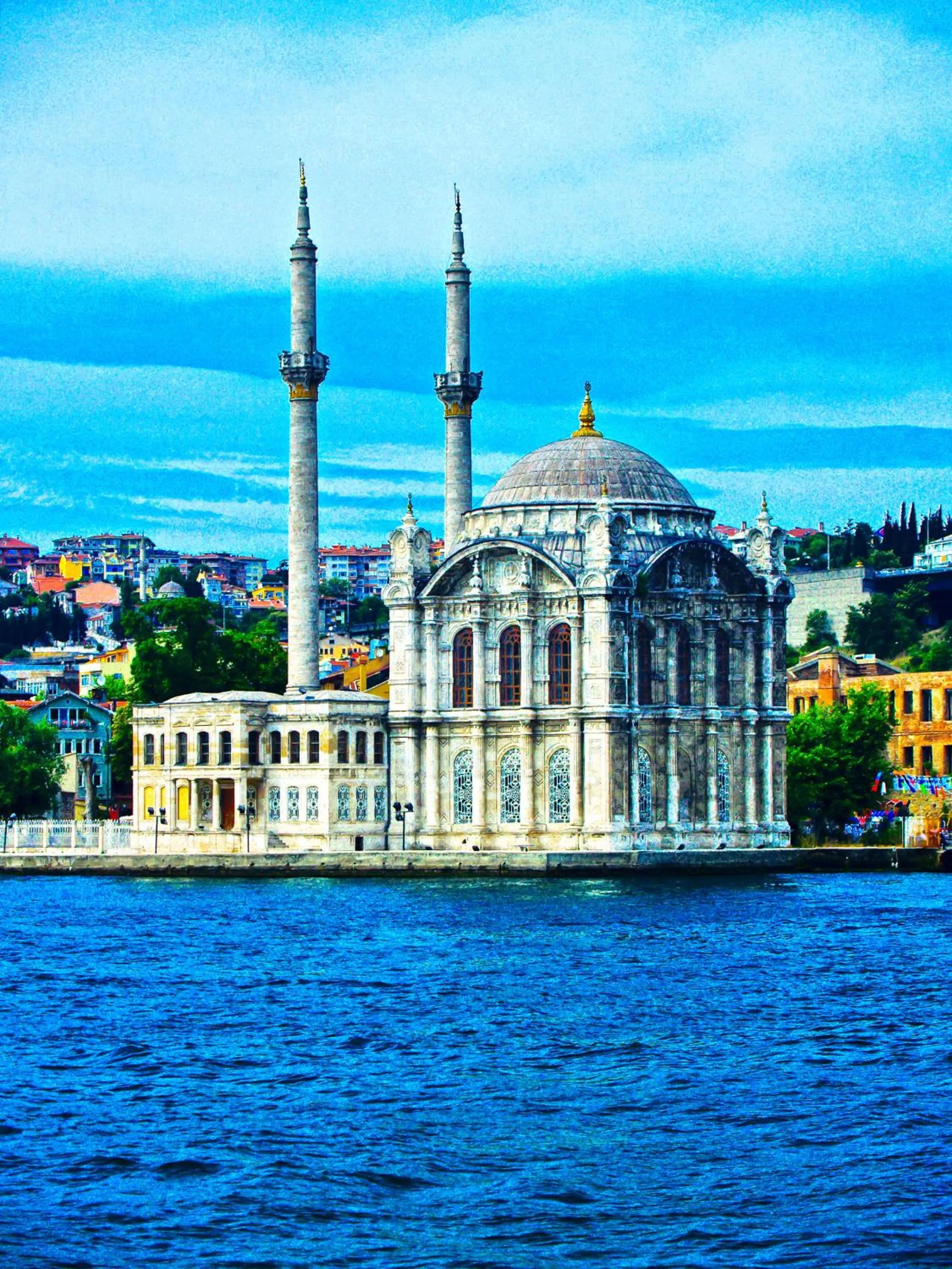 Nearby landmark in Riverside Hotel