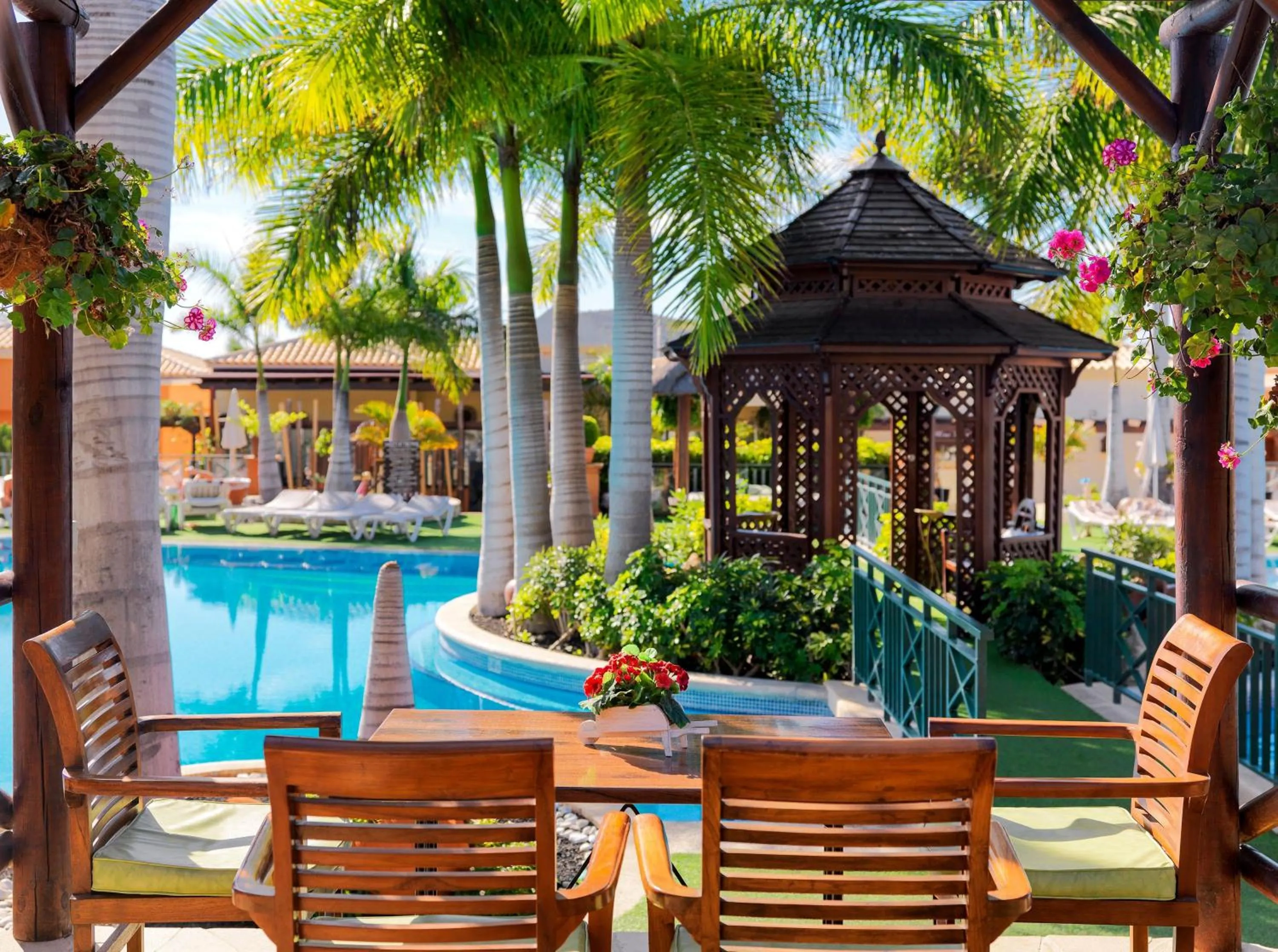 Lounge or bar in Green Garden Eco Resort & Villas