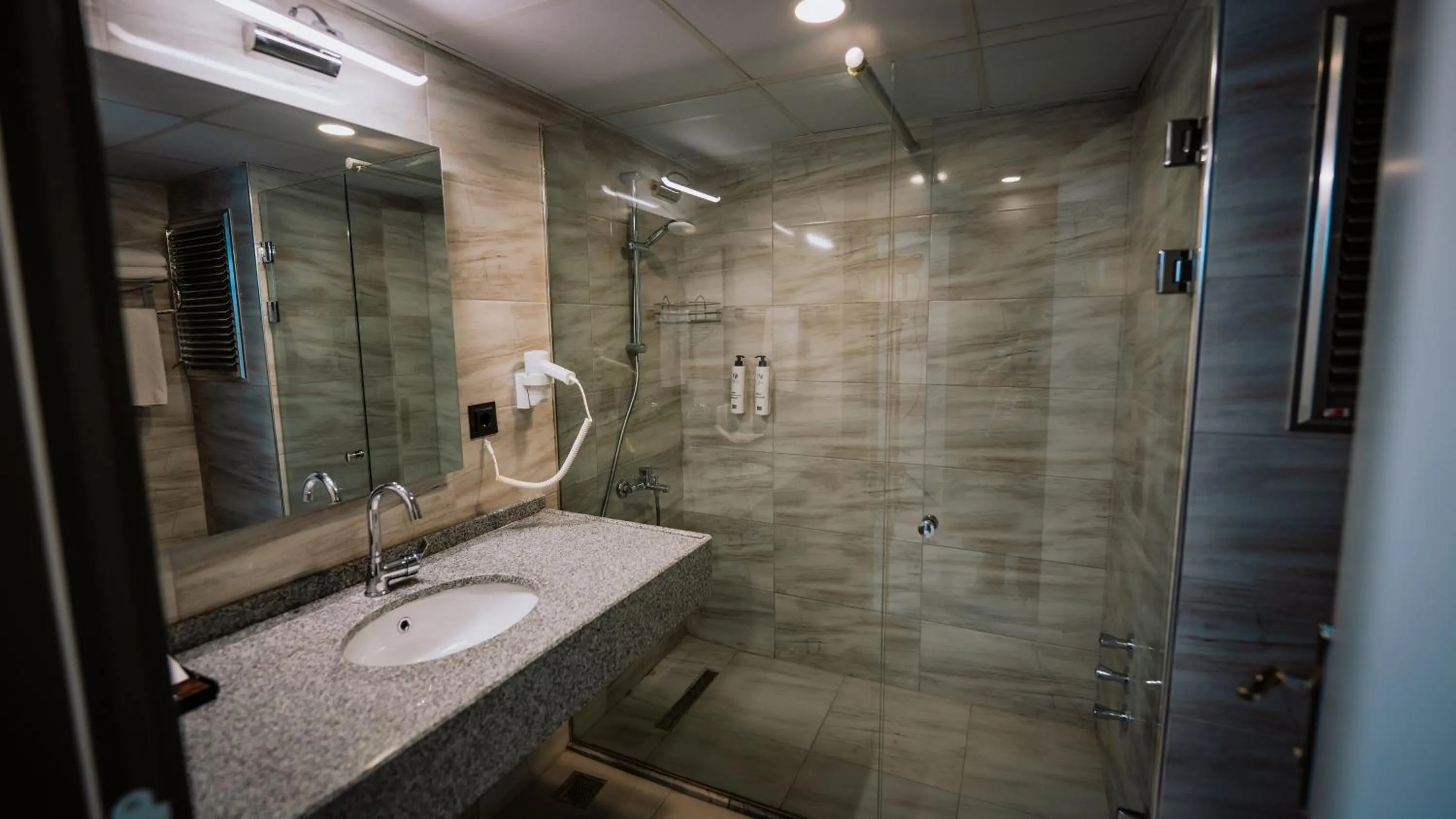 Shower in Marlen Hotel Denizli