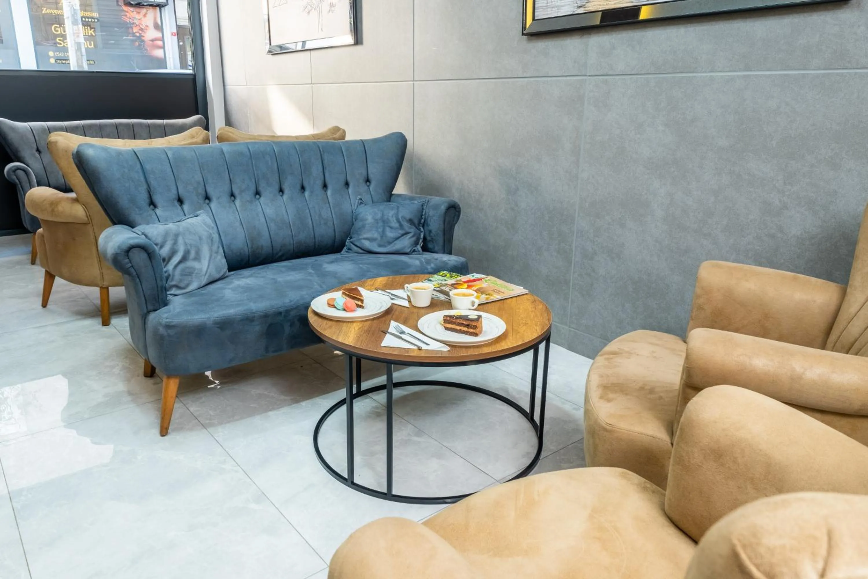 Restaurant/places to eat in Luxury Life Suites