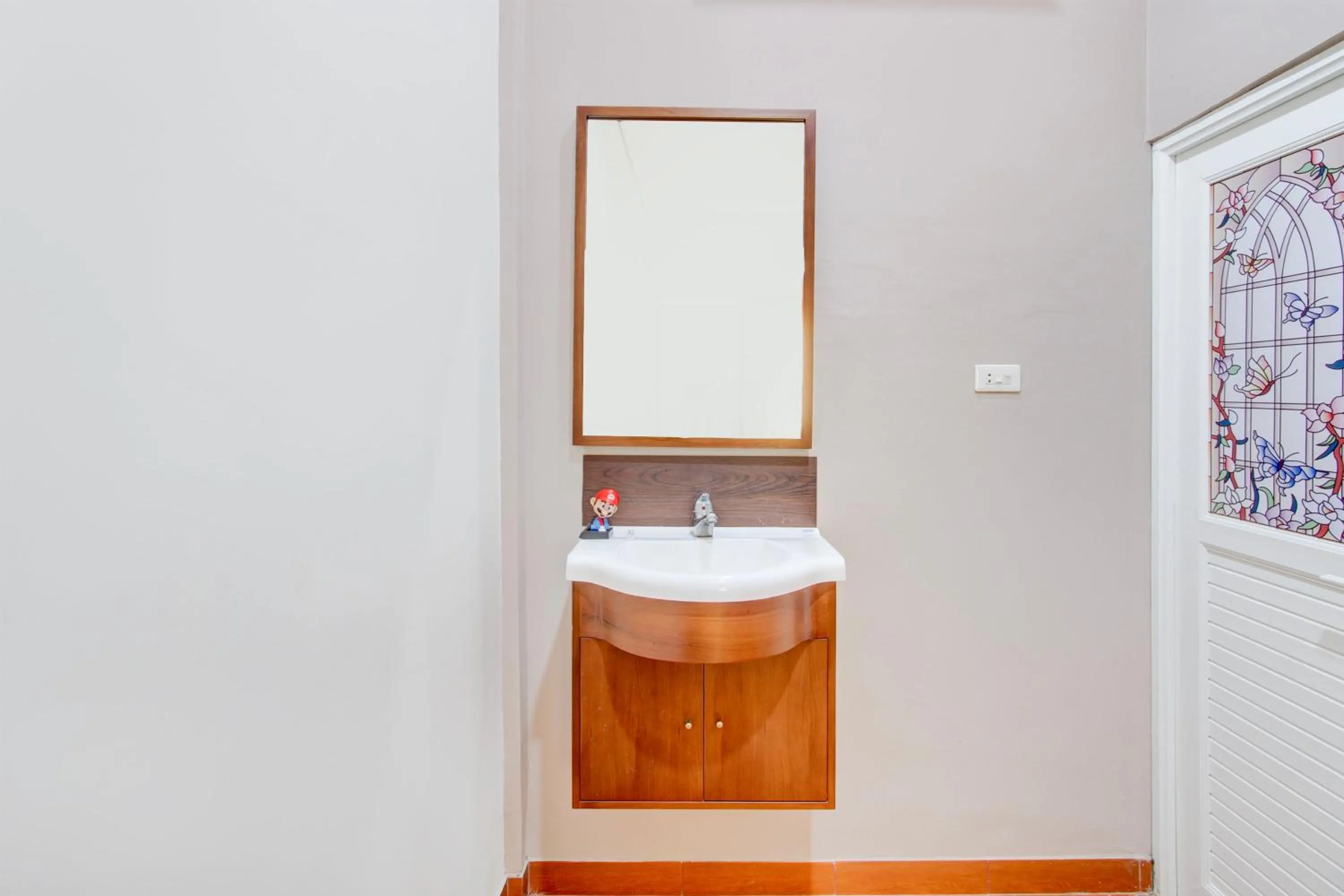 Bathroom in Capital O 93994 Dalem Kamulyan Syariah Guest House