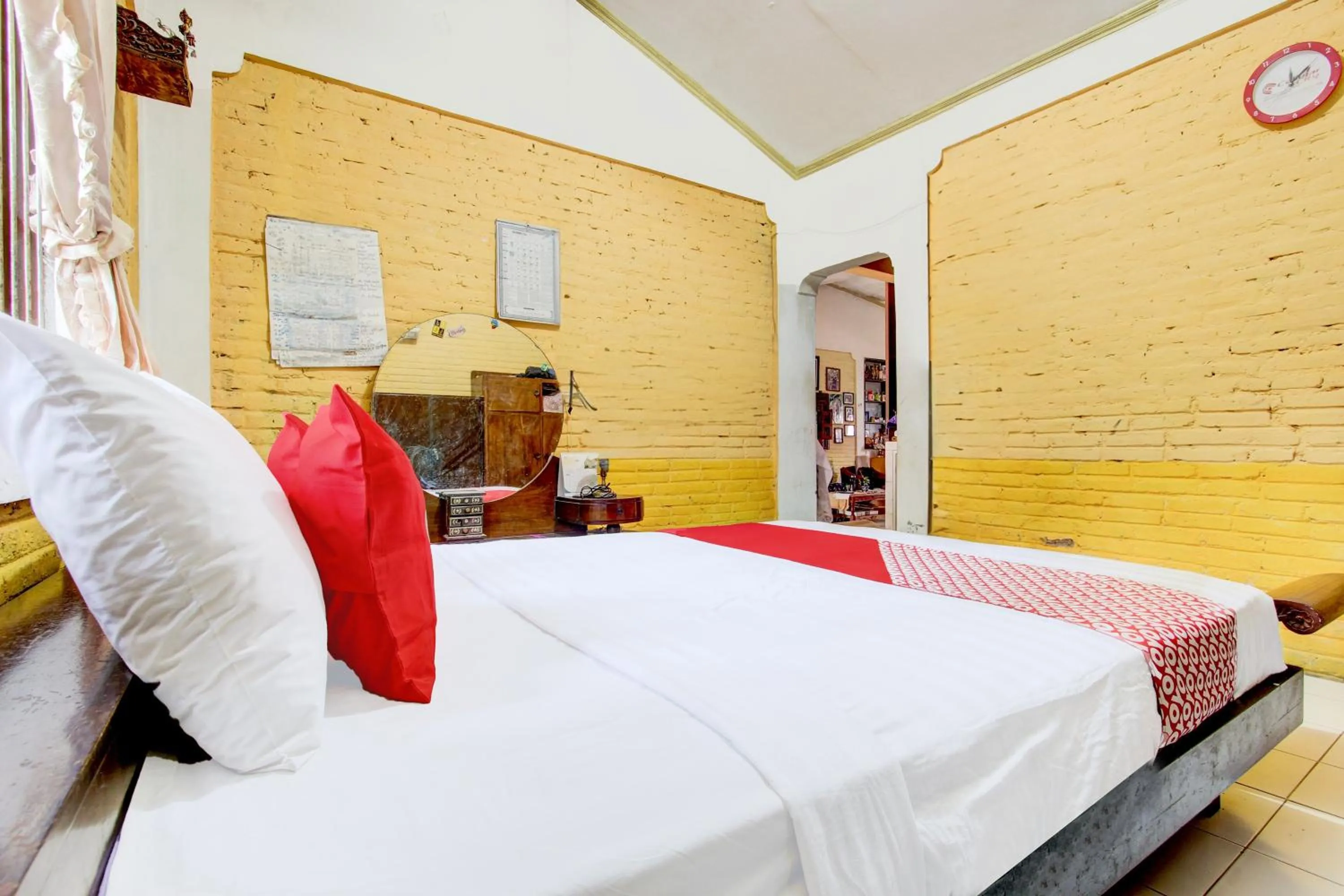 Bedroom, Bed in Hotel O Omah Citra Genia Homestay
