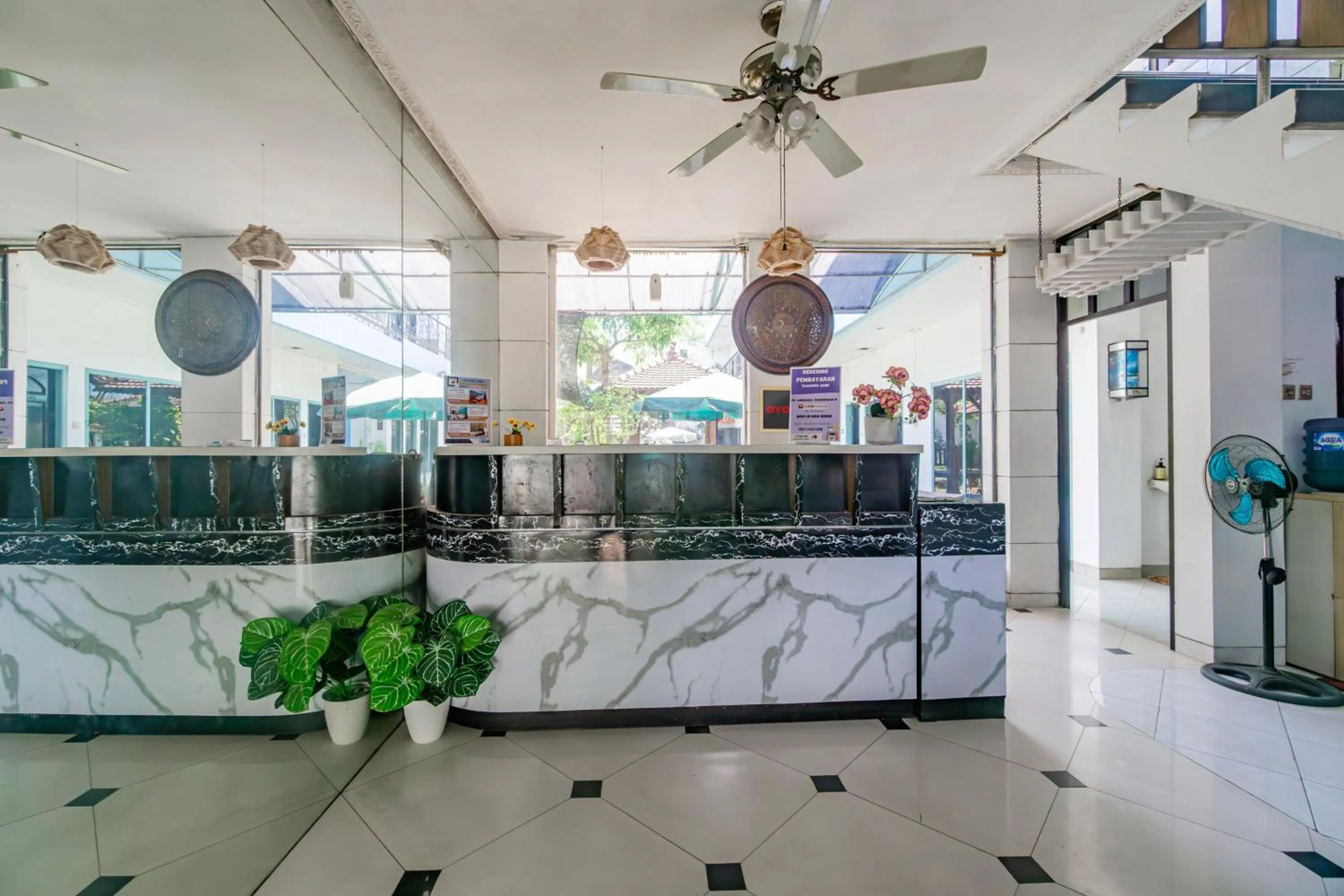 Lobby or reception in Hotel O Sidoarjo Near Juanda International Airport