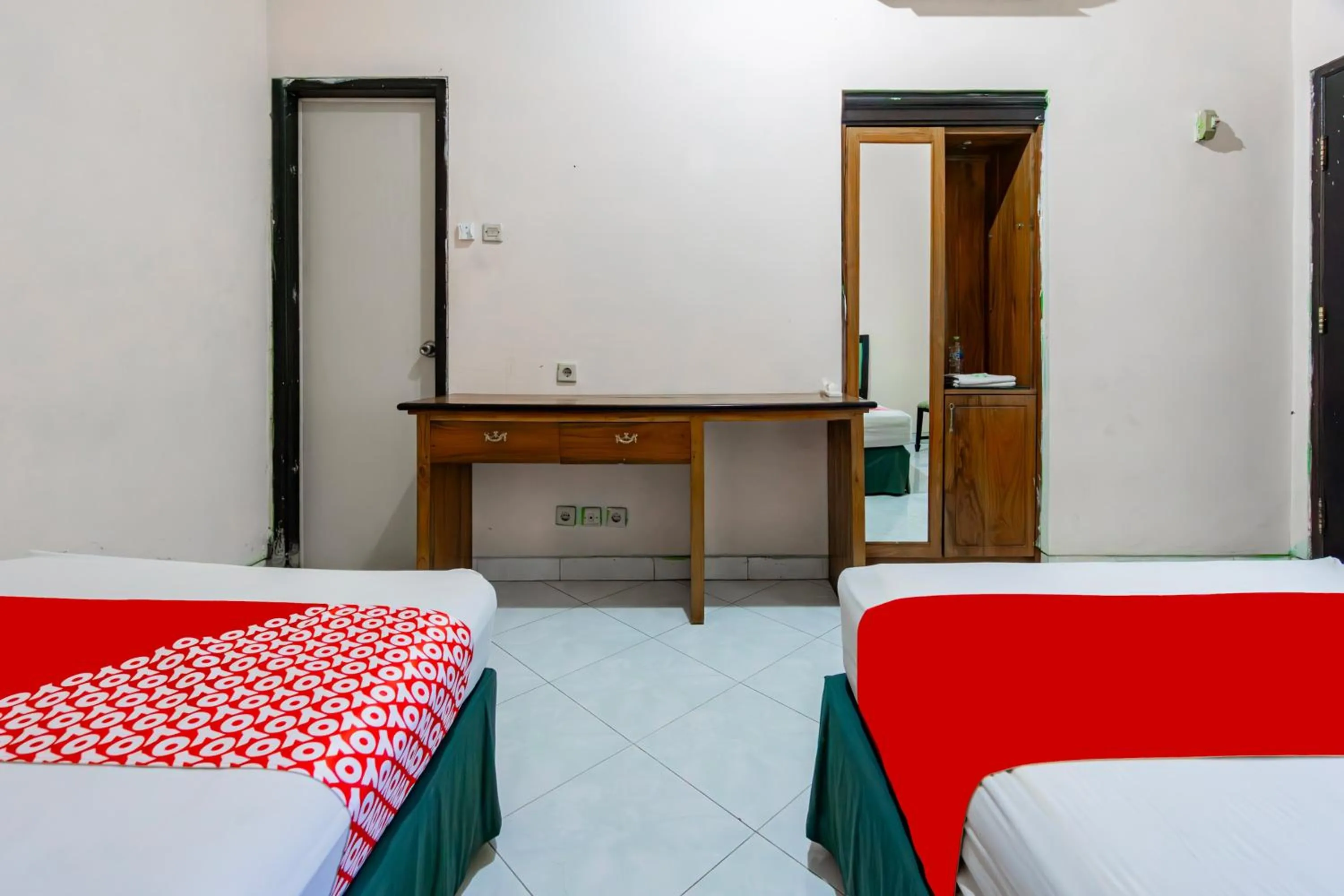 Bedroom, Bed in Hotel O Sidoarjo Near Juanda International Airport
