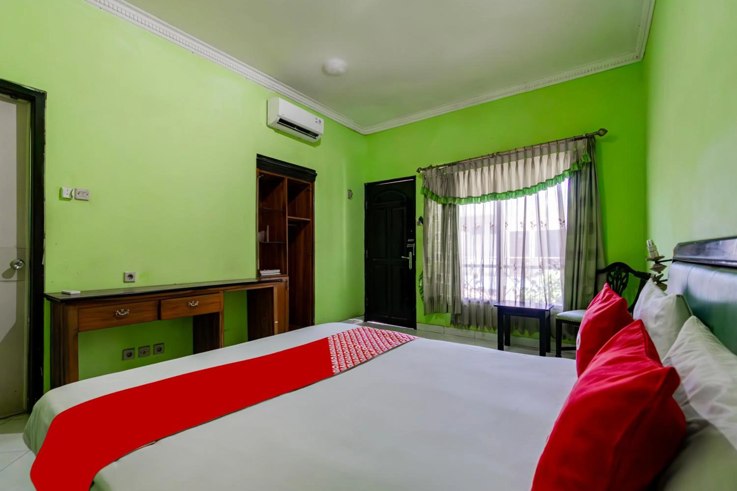 Bedroom, Bed in Hotel O Sidoarjo Near Juanda International Airport