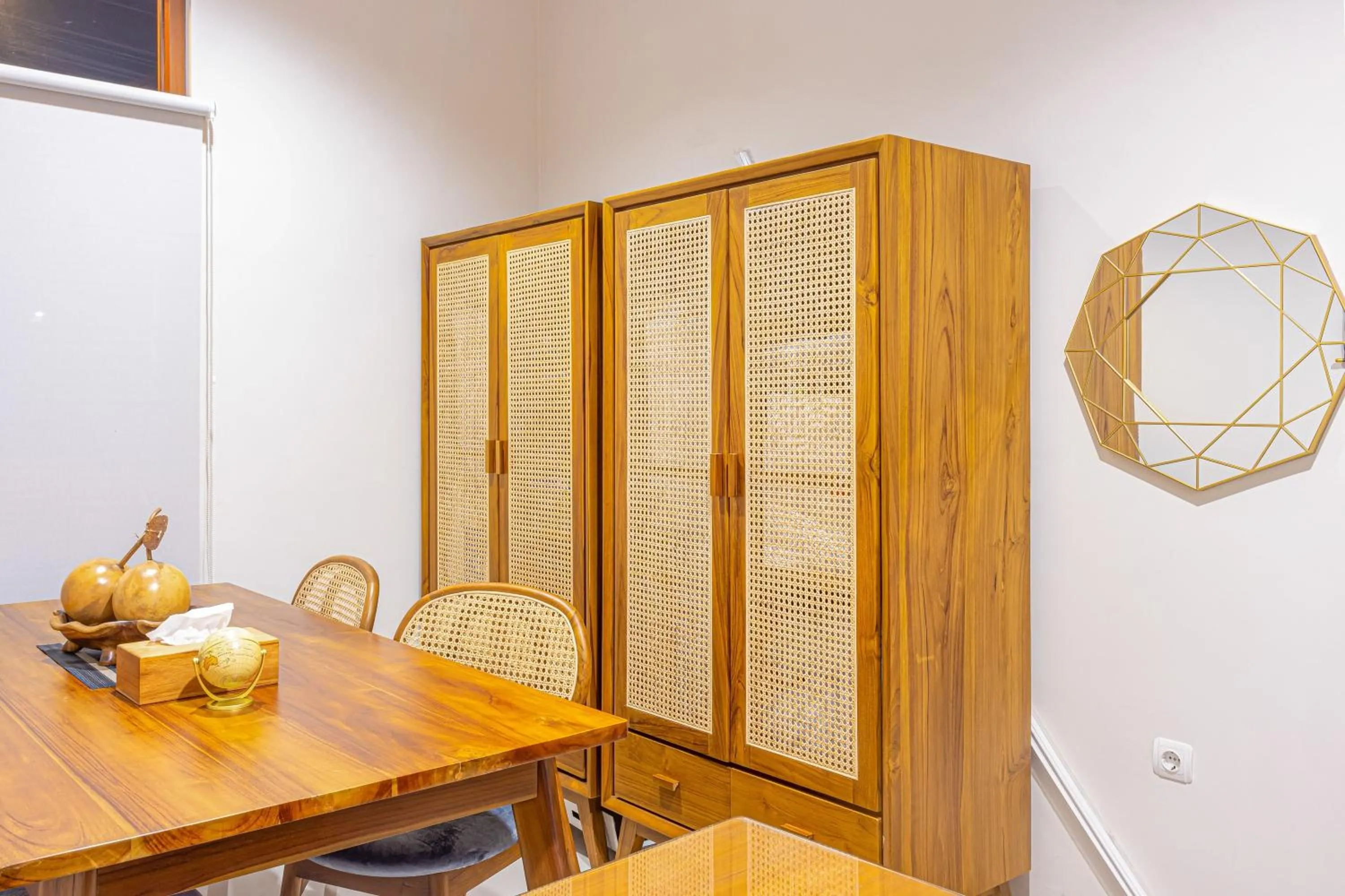 Seating area in RedDoorz at Uma Arda Hometown