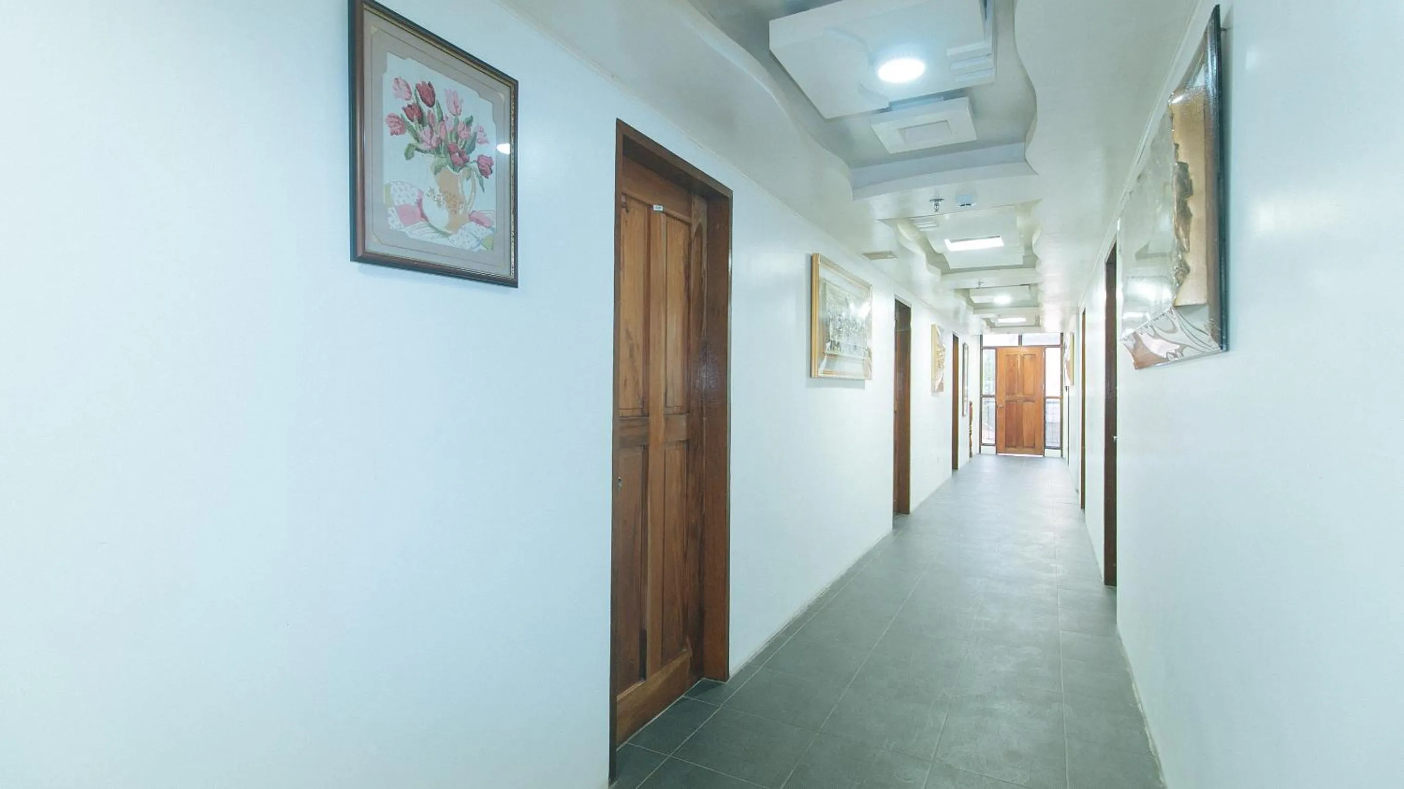 Area and facilities in RedDoorz at Mina's Place 2 Banez Ville Tacloban