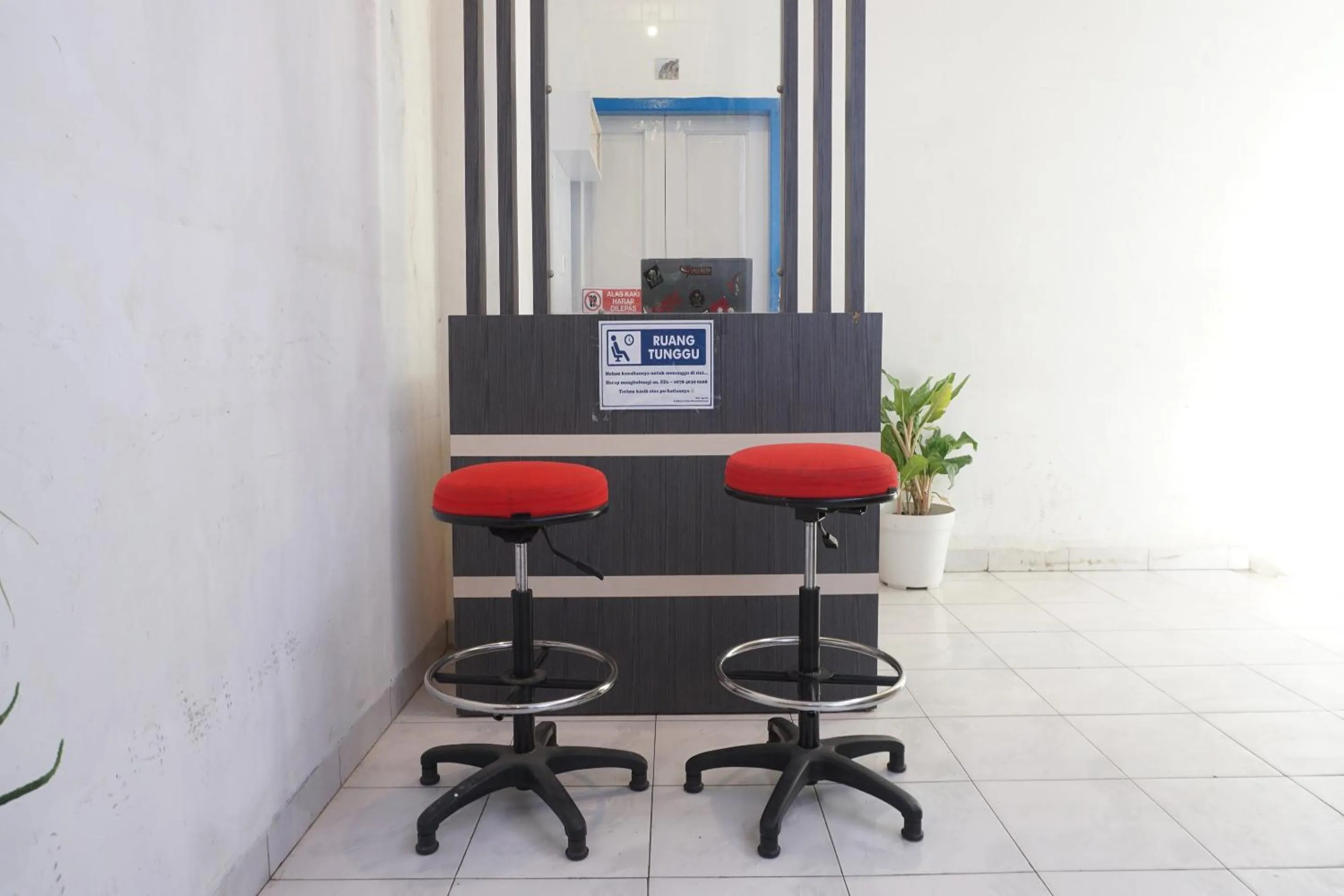 Location in Hotel O Pondok Hitung Near GOR Kalegowa