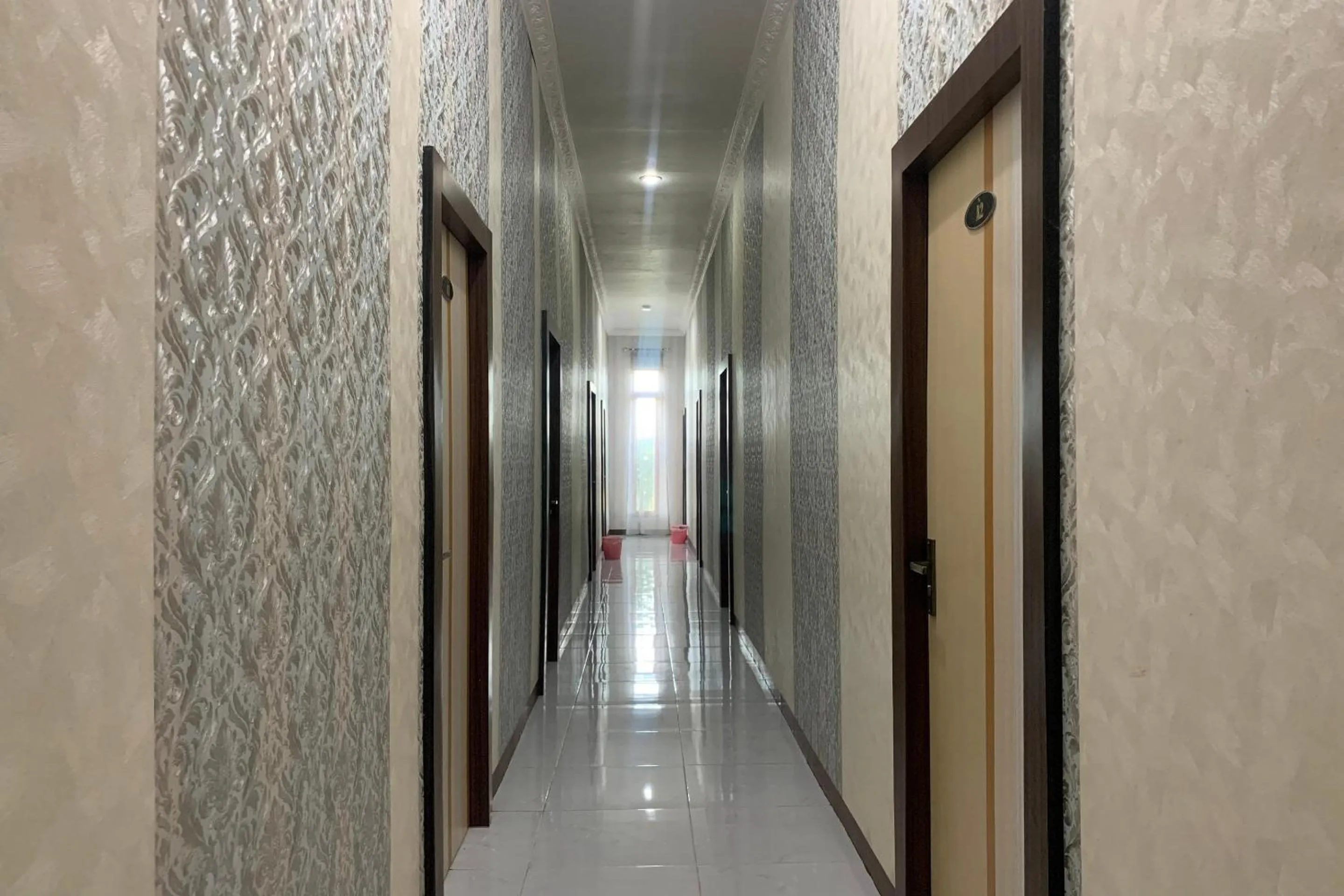 Lobby or reception in Hotel O Pondok Hitung Near GOR Kalegowa