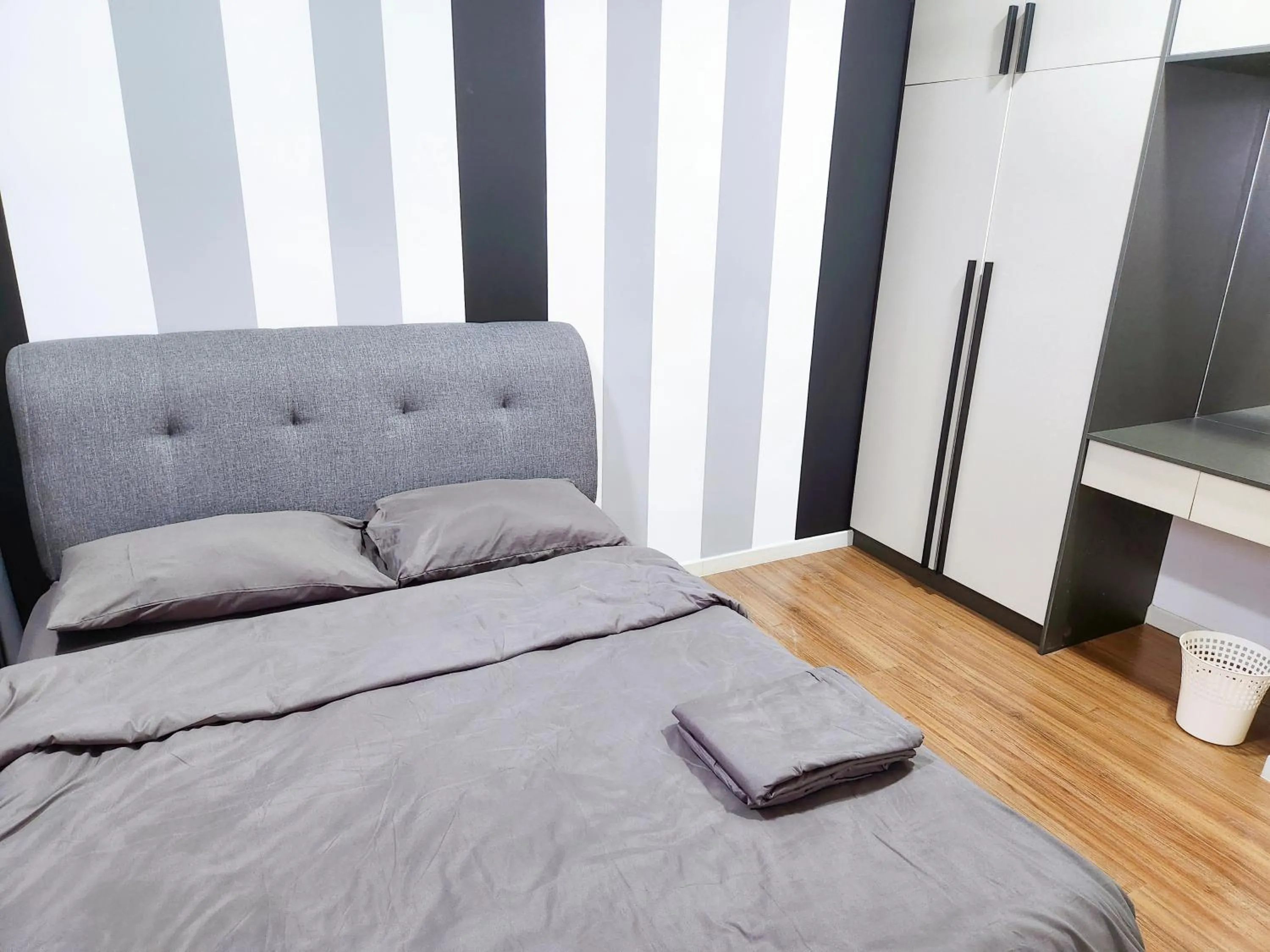 Bed in Luxury 4 Bedroom Suite at Cheras Maluri MRT