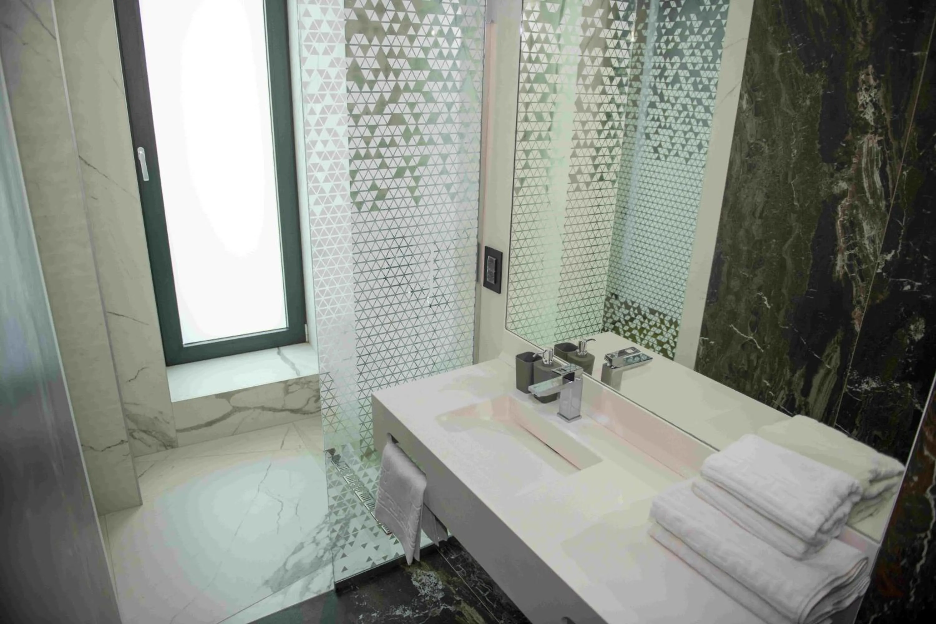 Bathroom in CM111Apparthotel