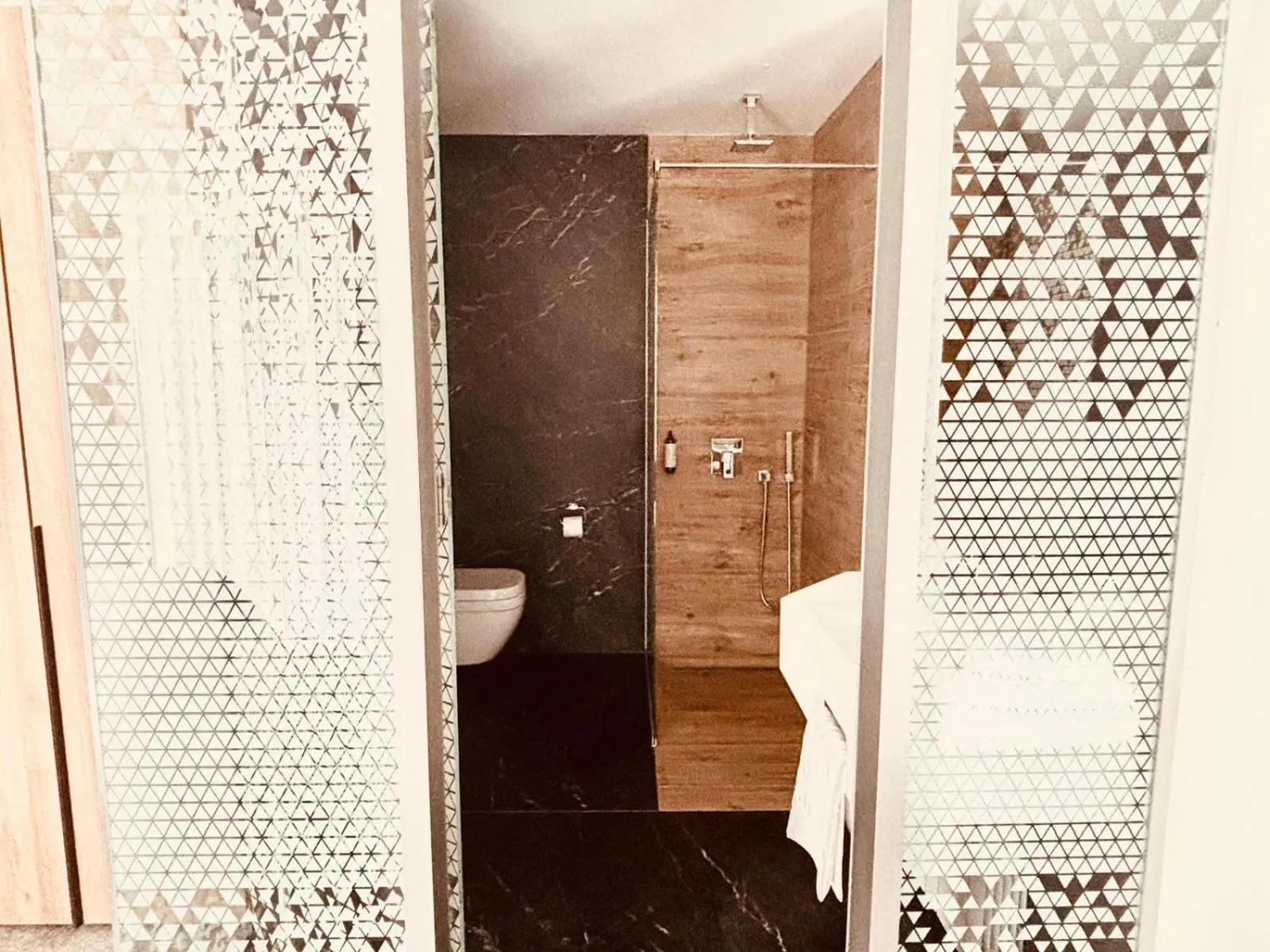 Shower in CM111Apparthotel