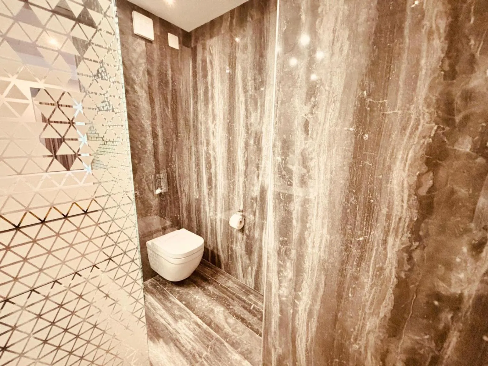 Bathroom in CM111Apparthotel