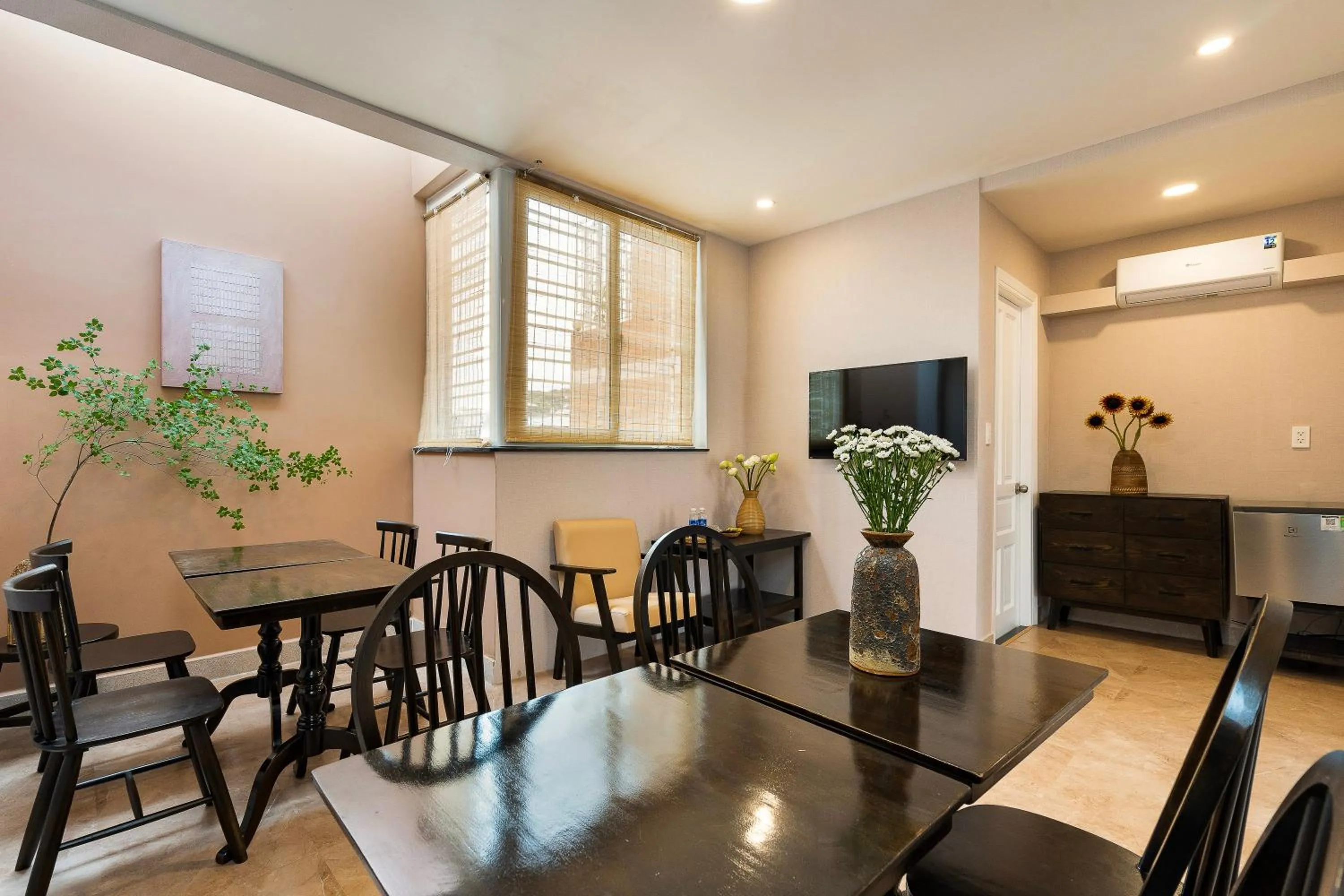 Communal lounge/ TV room in HemTouch House