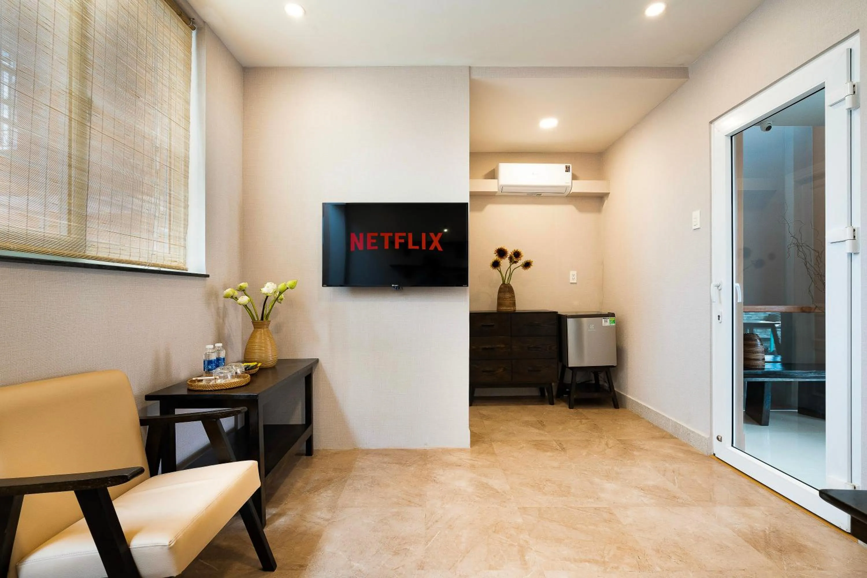 Communal lounge/ TV room in HemTouch House